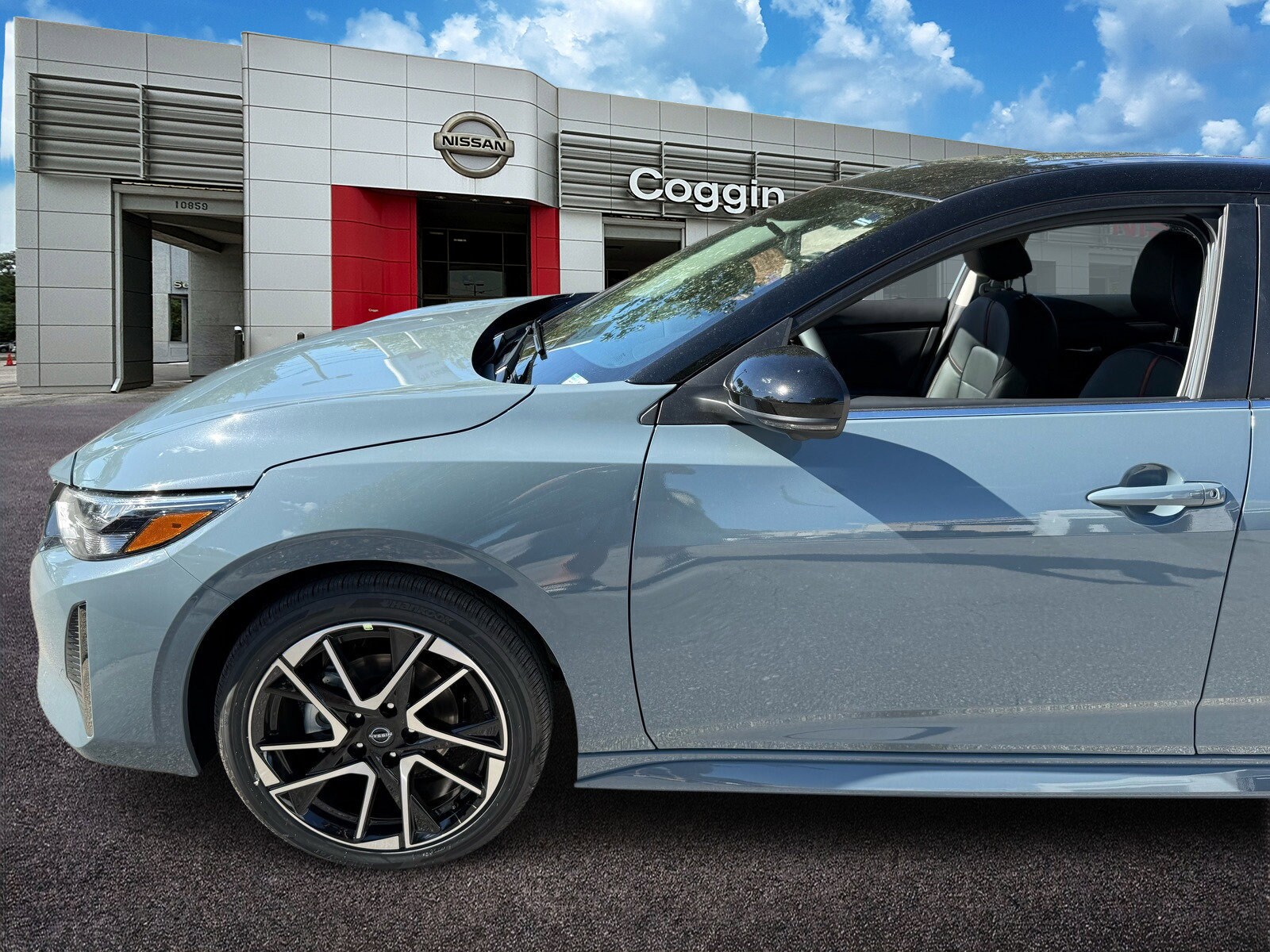 2025 Nissan Sentra SR photo 2