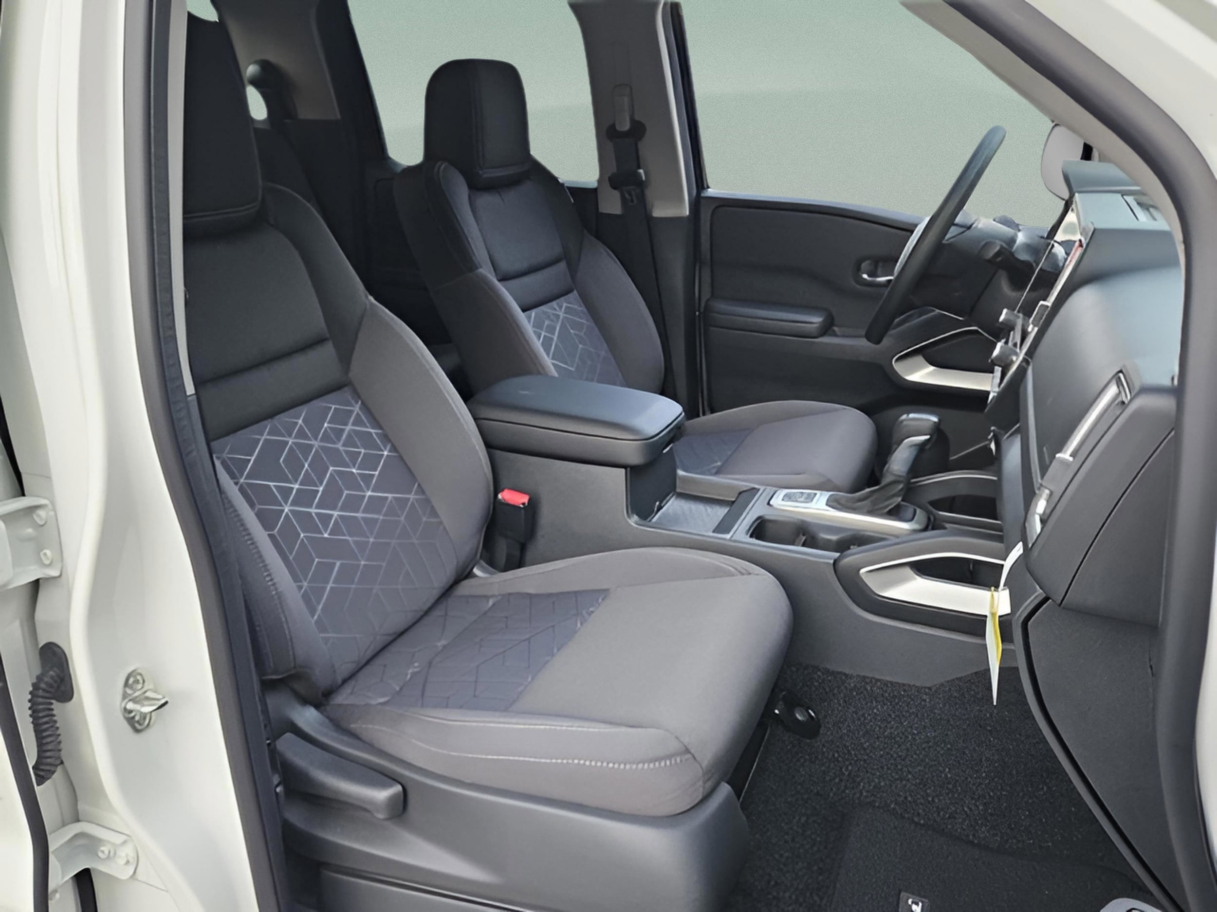 2026 Nissan Frontier SV - Photo 15