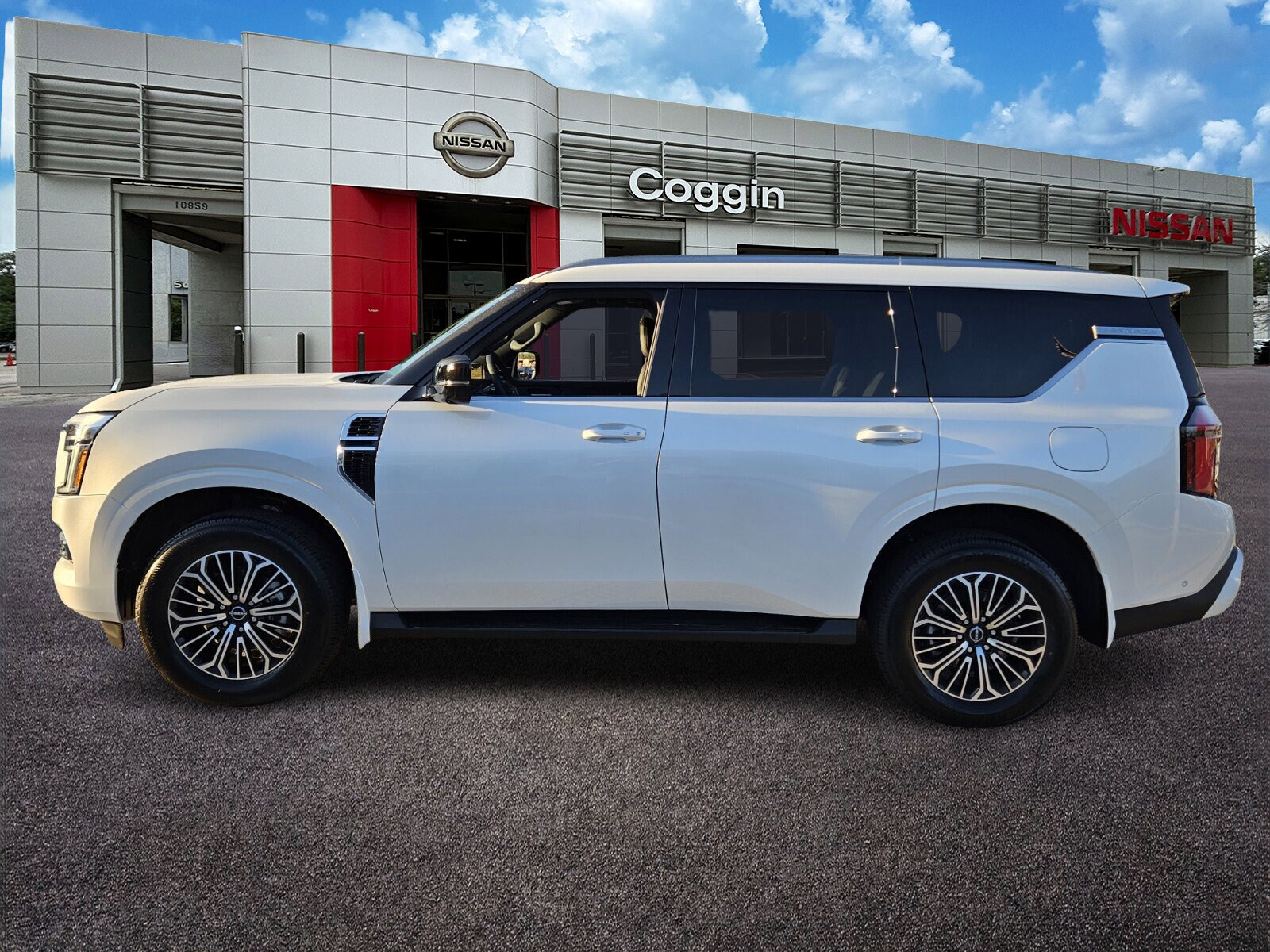 2026 Nissan Armada SL photo 3