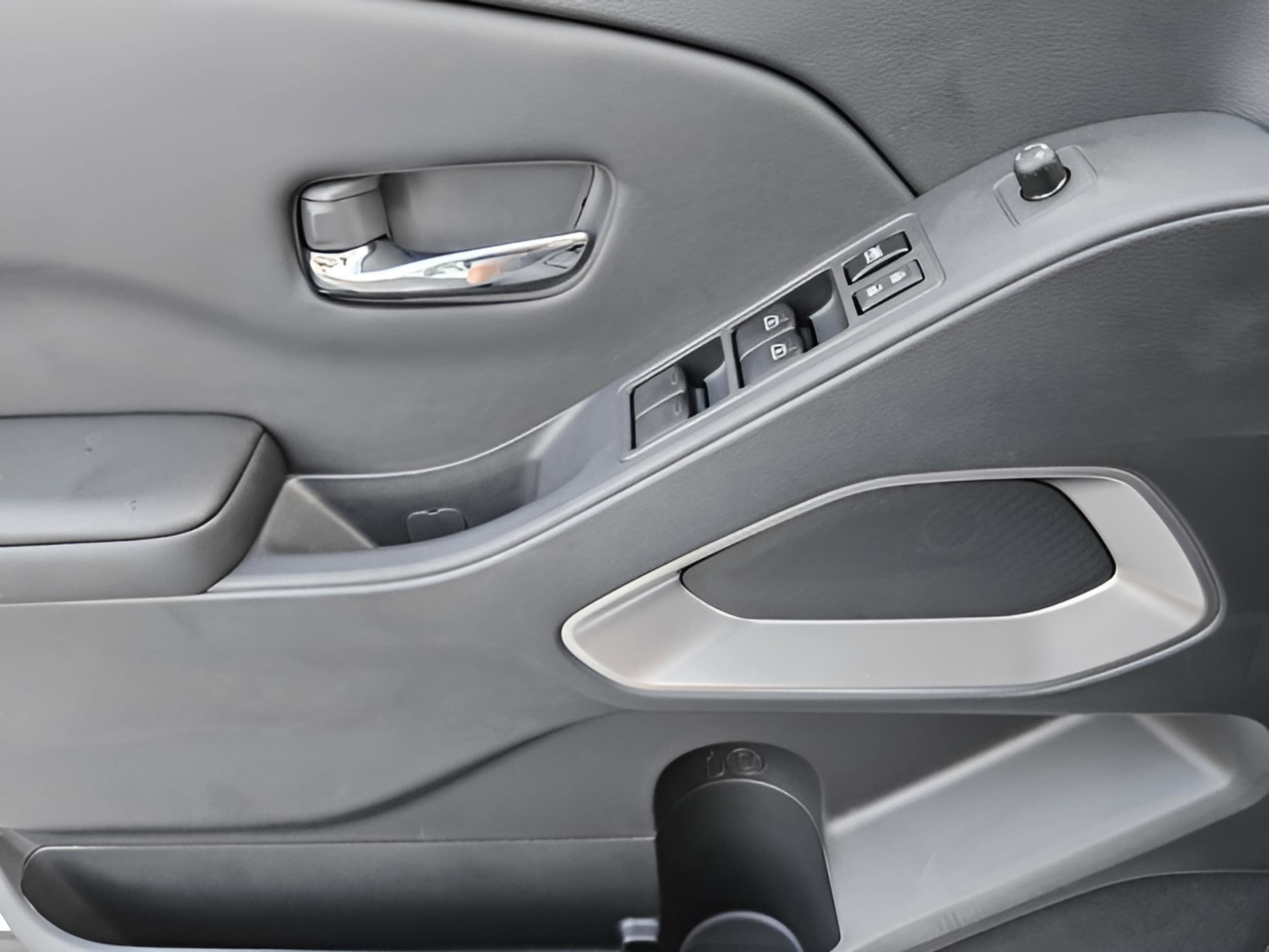 2026 Nissan Frontier SV - Photo 8