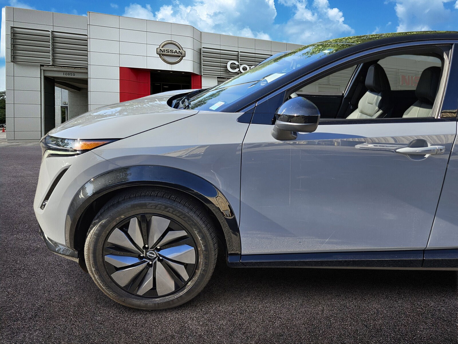 2025 Nissan ARIYA Engage e-4ORCE photo 2