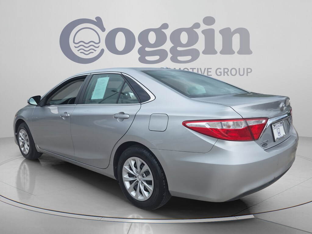 Used 2017 Toyota Camry LE Sedan