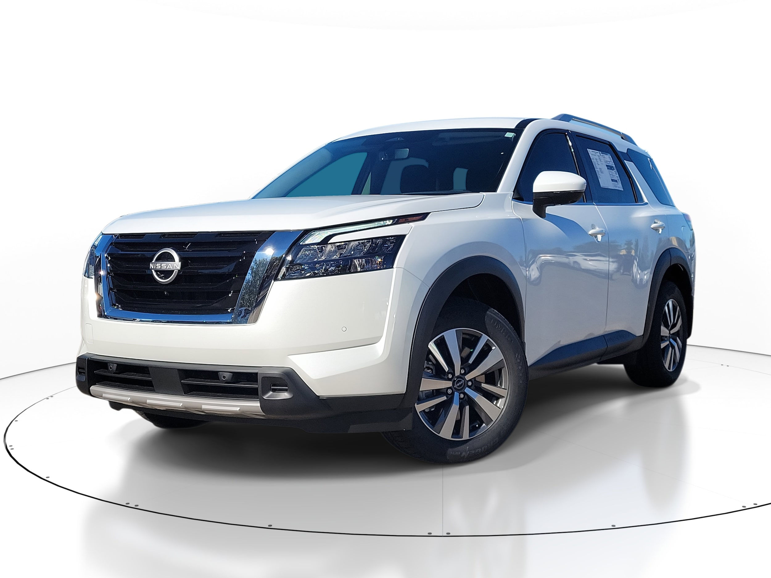2025 Nissan Pathfinder SL's photo