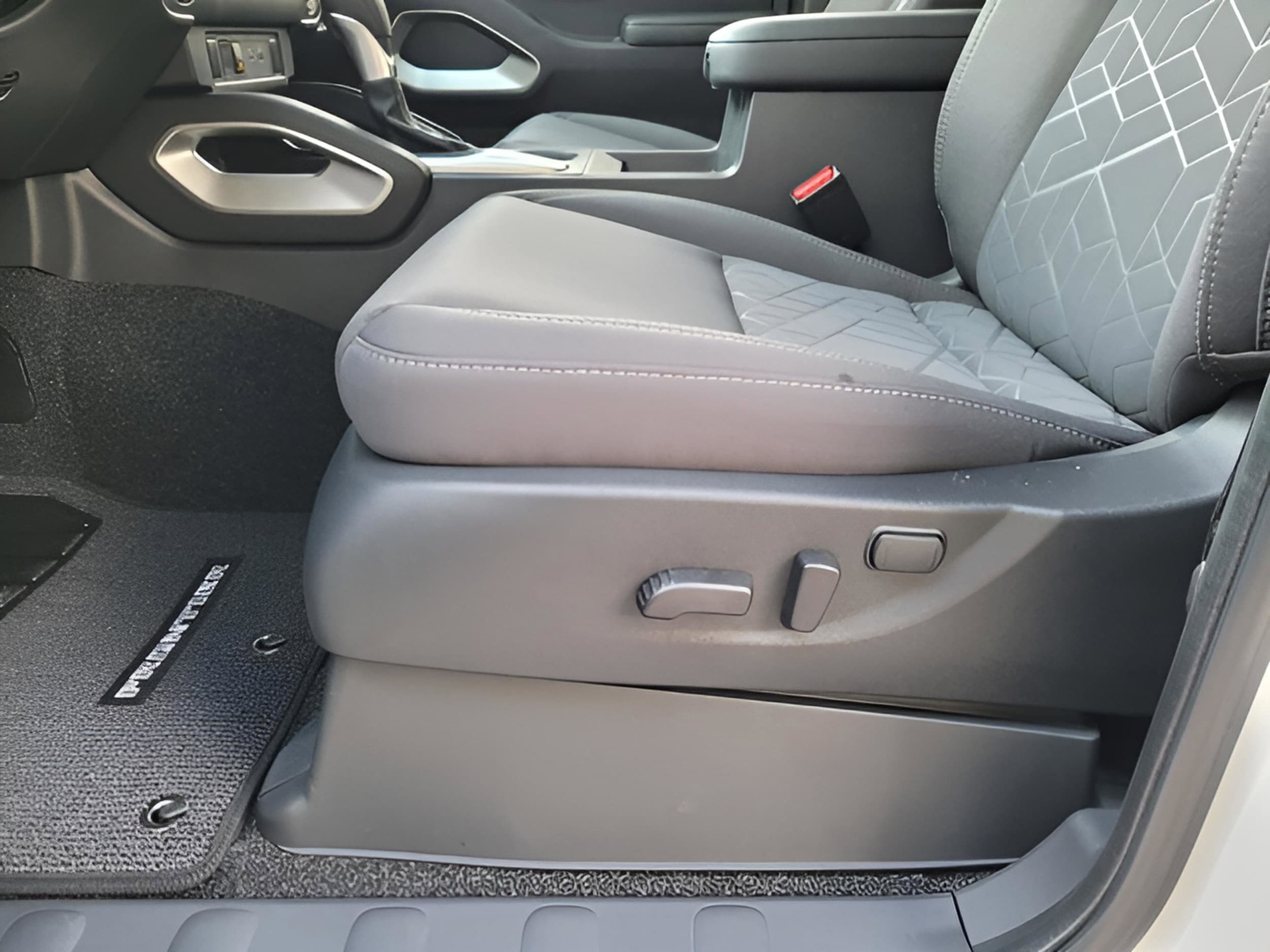 2026 Nissan Frontier SV - Photo 13