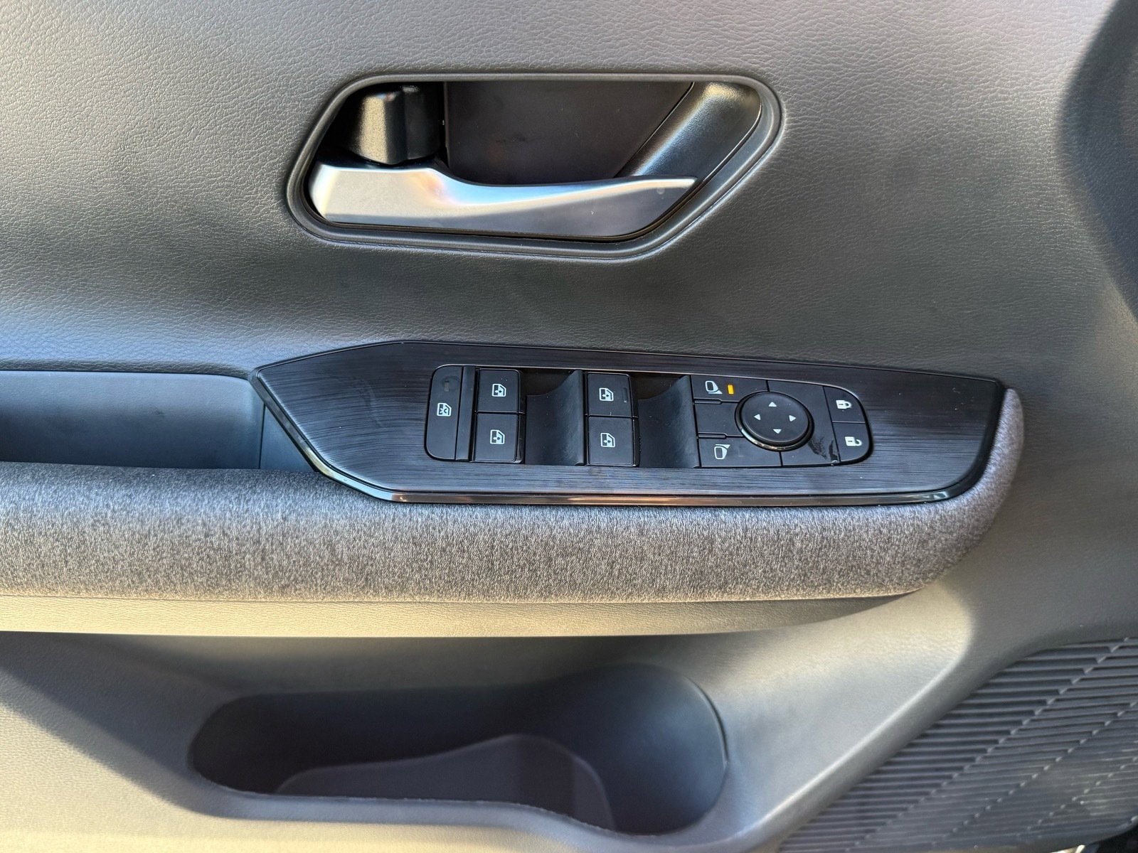 2026 Nissan Kicks SV photo 3