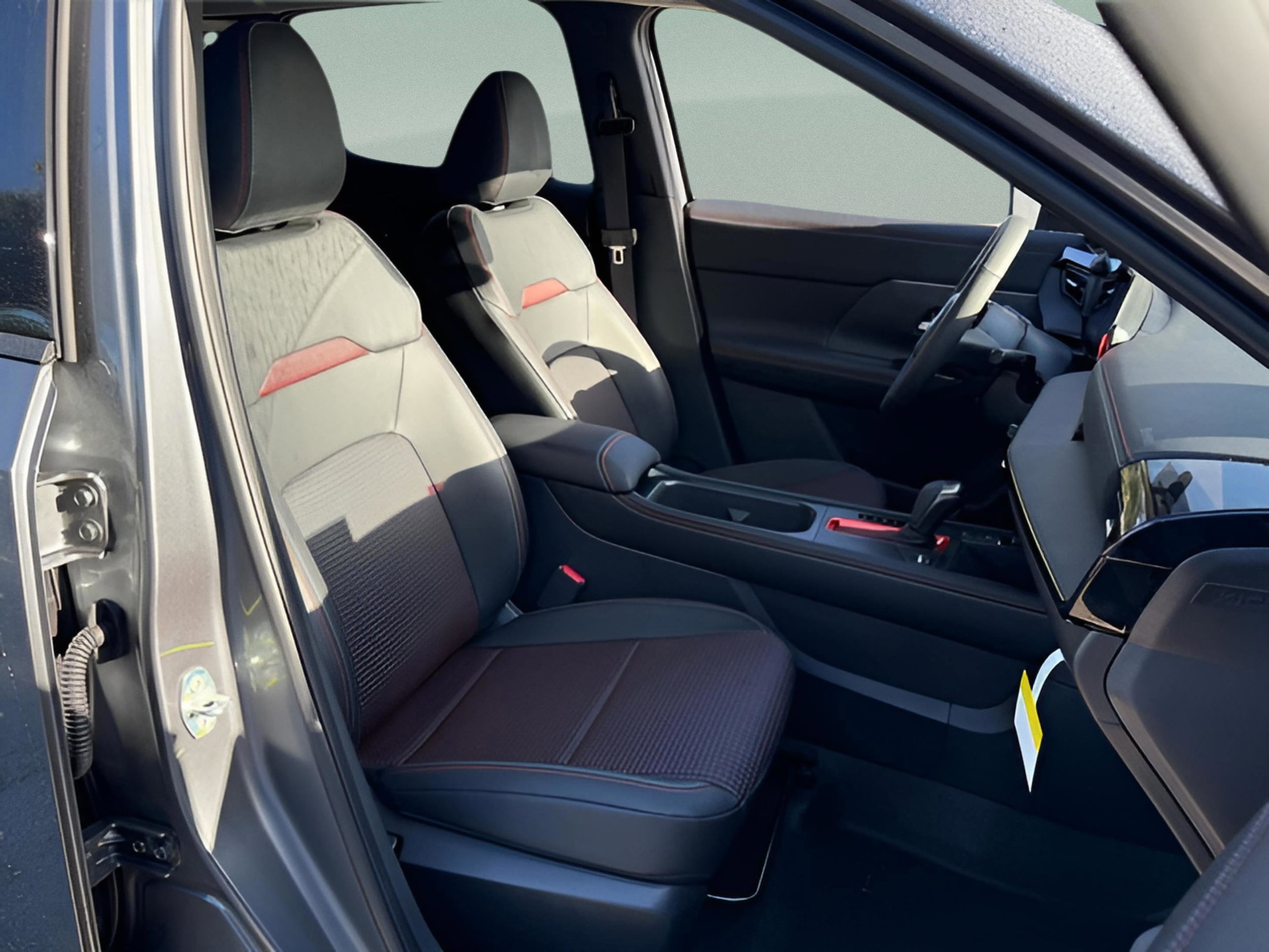 2026 Nissan KICKS SR - Photo 14