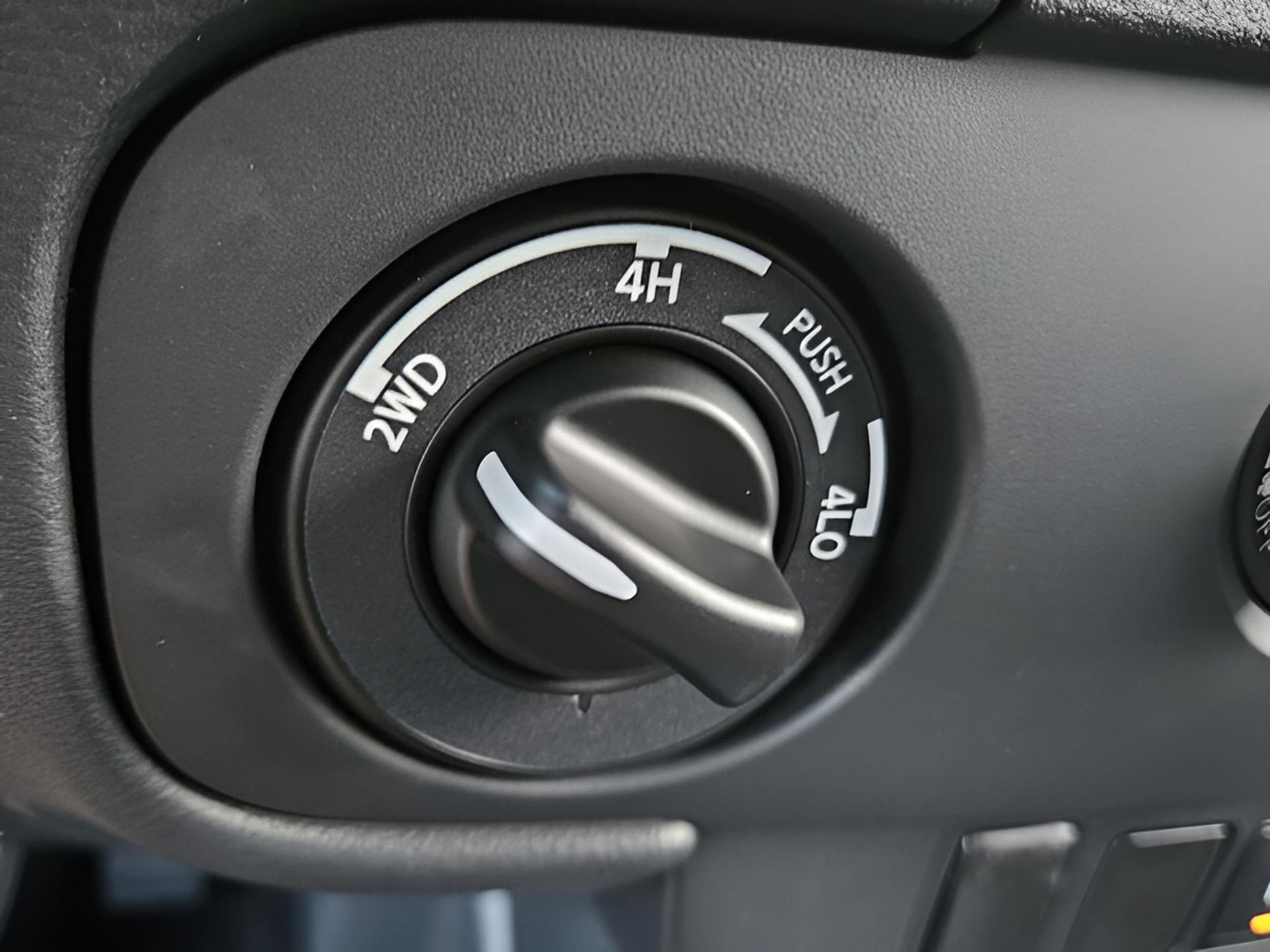 2026 Nissan Frontier SV - Photo 13