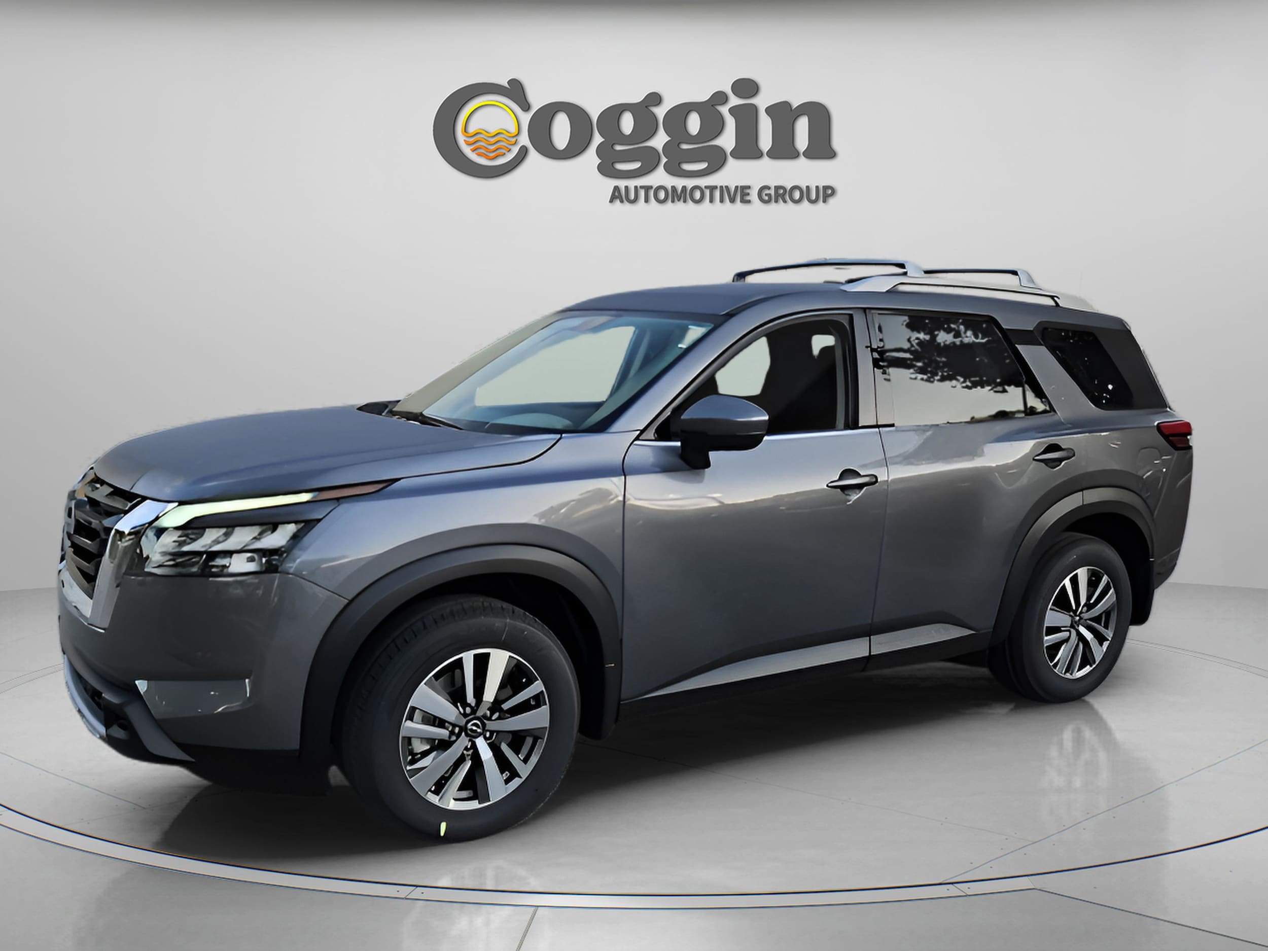 2025 Nissan Pathfinder SL's photo