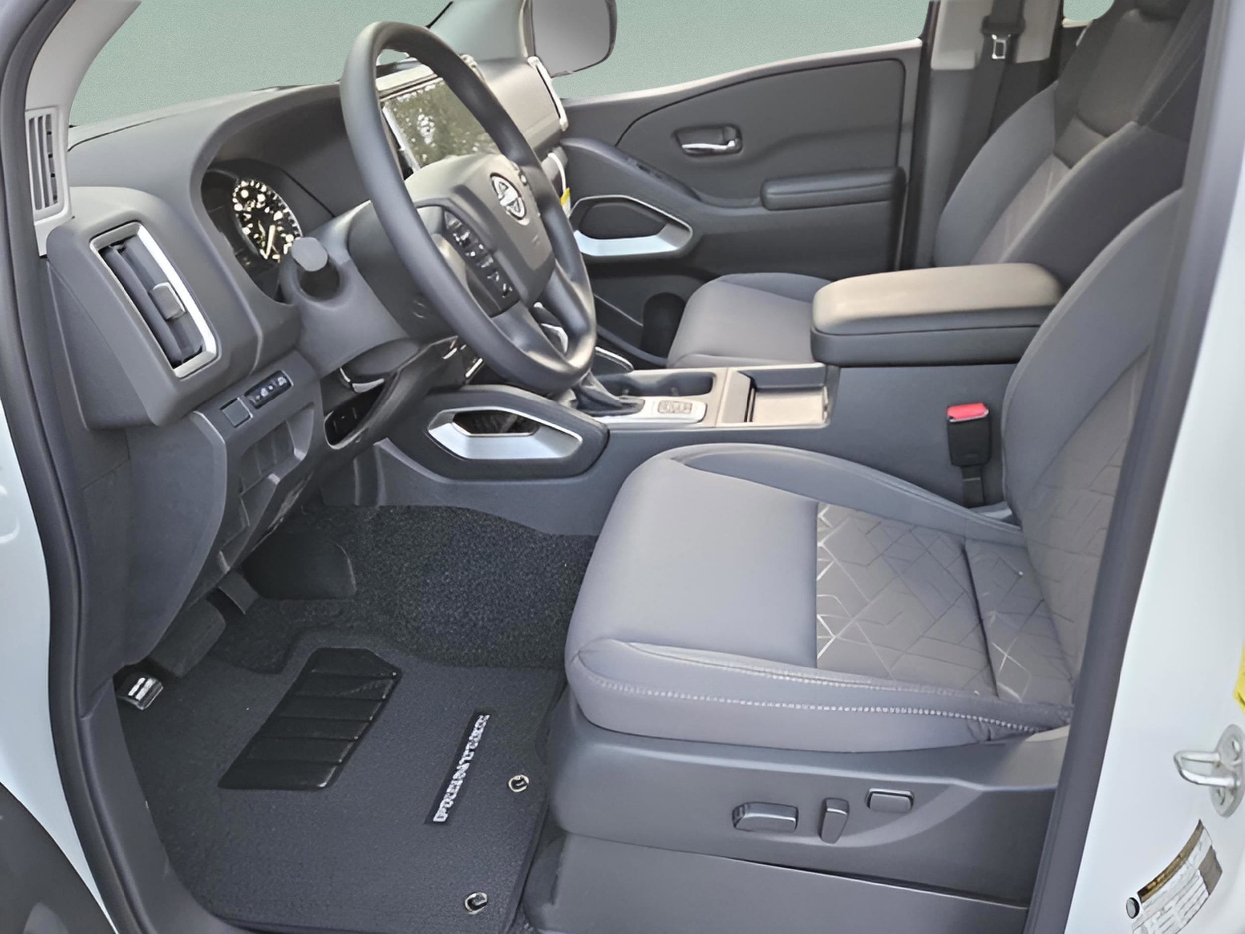 2026 Nissan Frontier SV - Photo 11