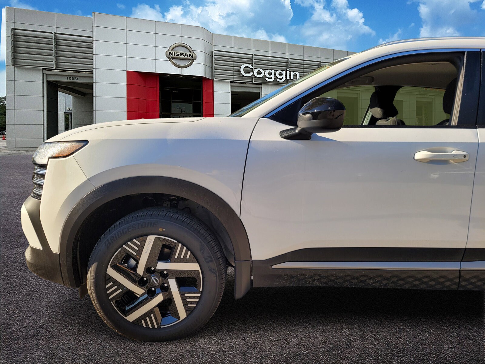 2026 Nissan Kicks SV photo 2