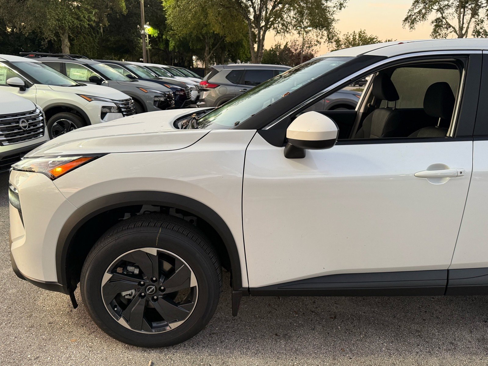 2026 Nissan Rogue SV photo 2