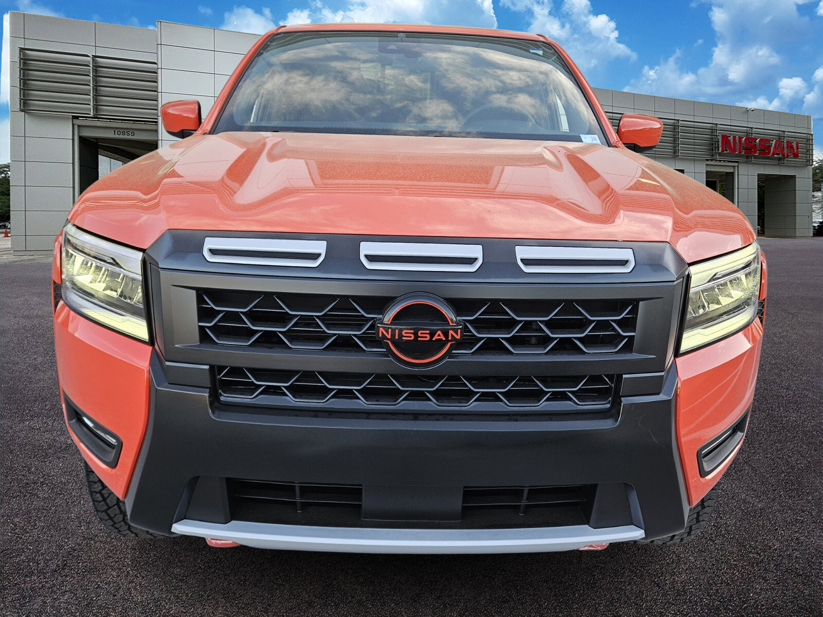 ティナ・ブランフォード 2025 Nissan Frontier PRO-4X FORSBERG SPECIAL EDITION