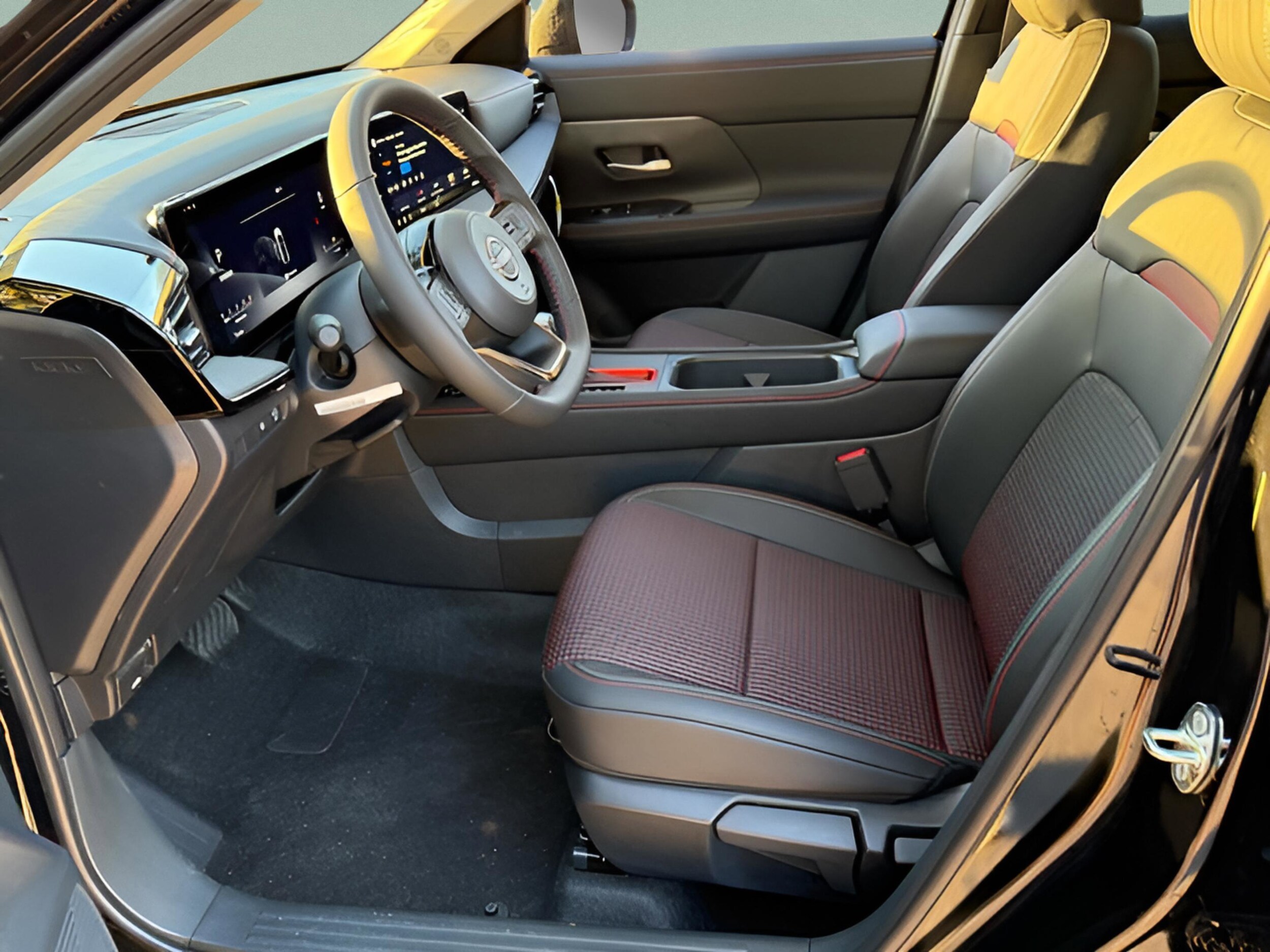 2026 Nissan KICKS SR - Photo 18