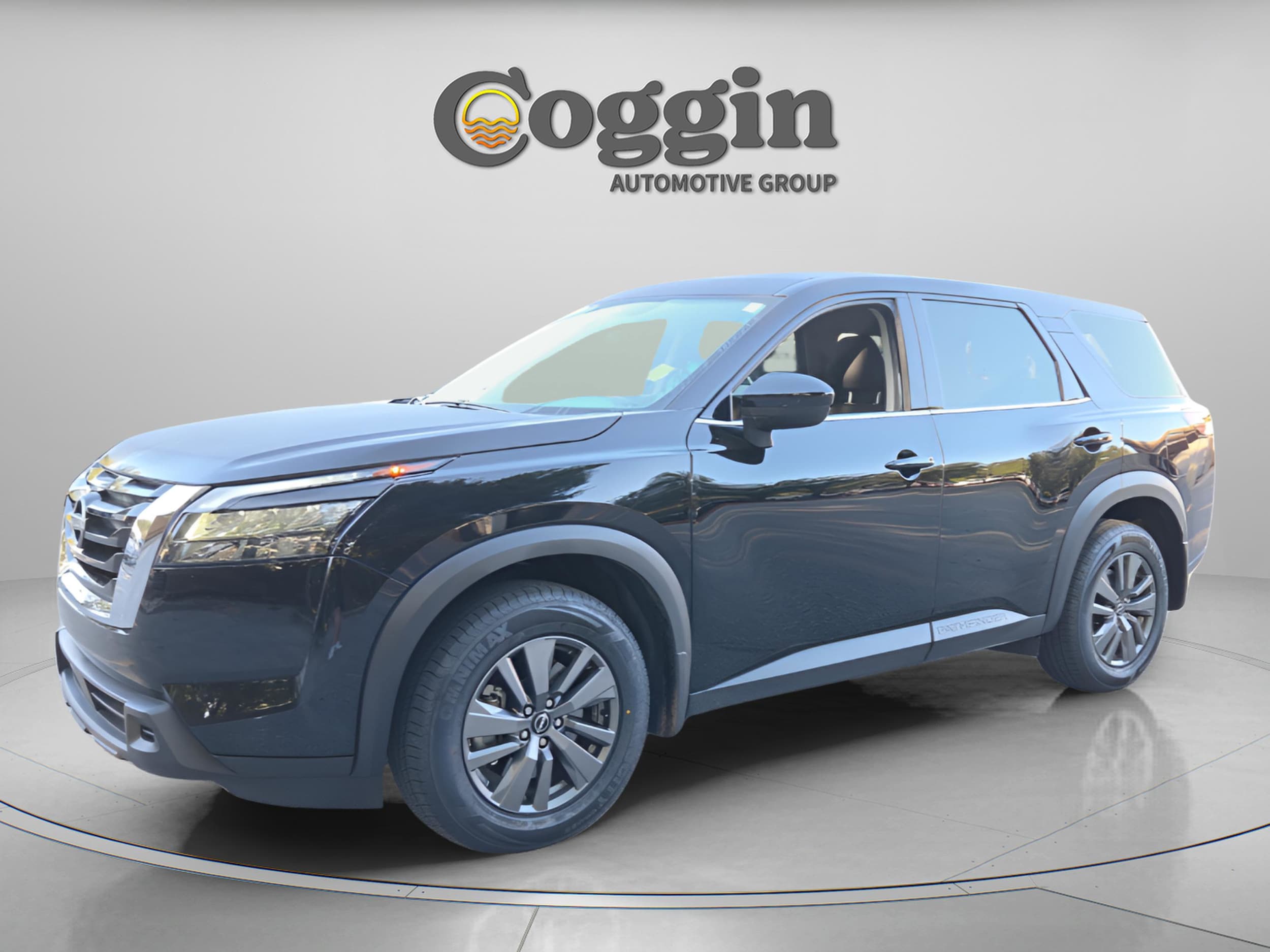 2024 Nissan Pathfinder S 2WD's photo