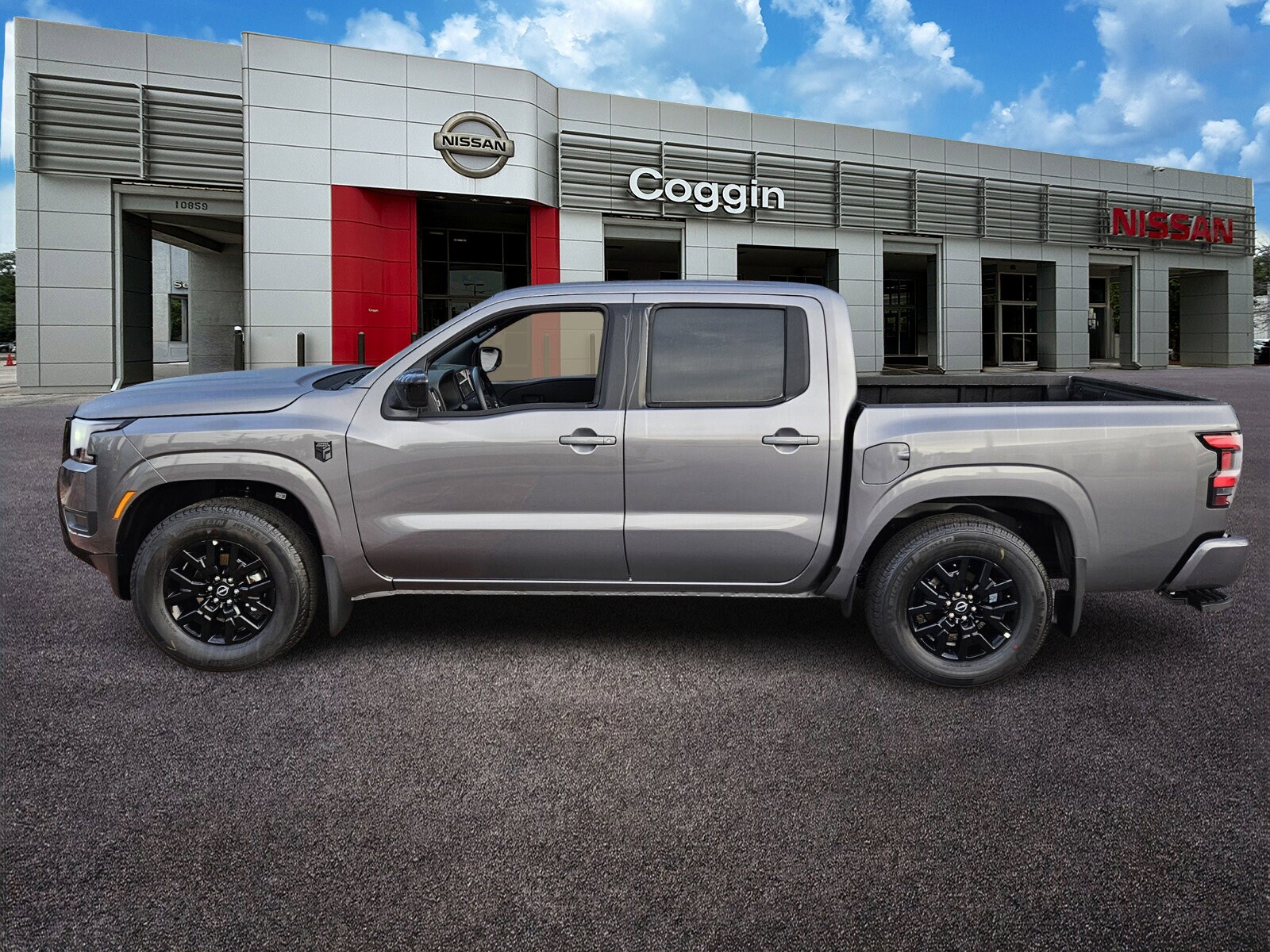 2026 Nissan Frontier SV photo 2
