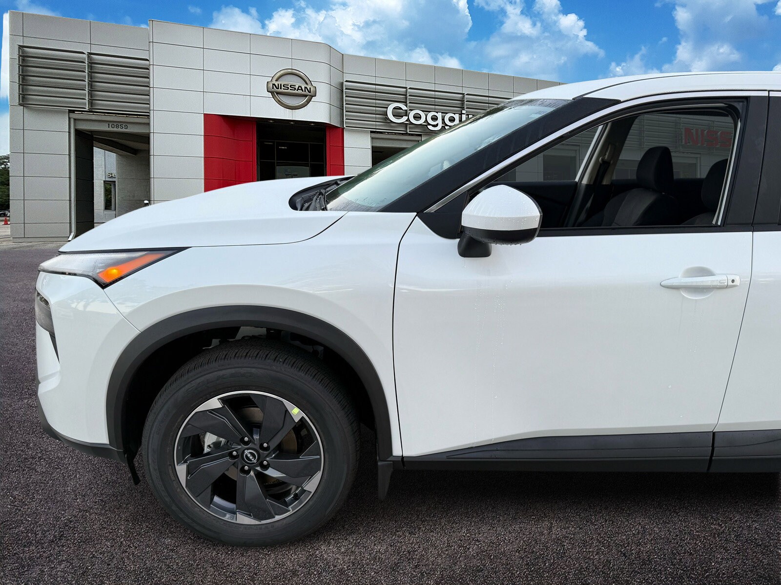 2026 Nissan Rogue SV photo 2