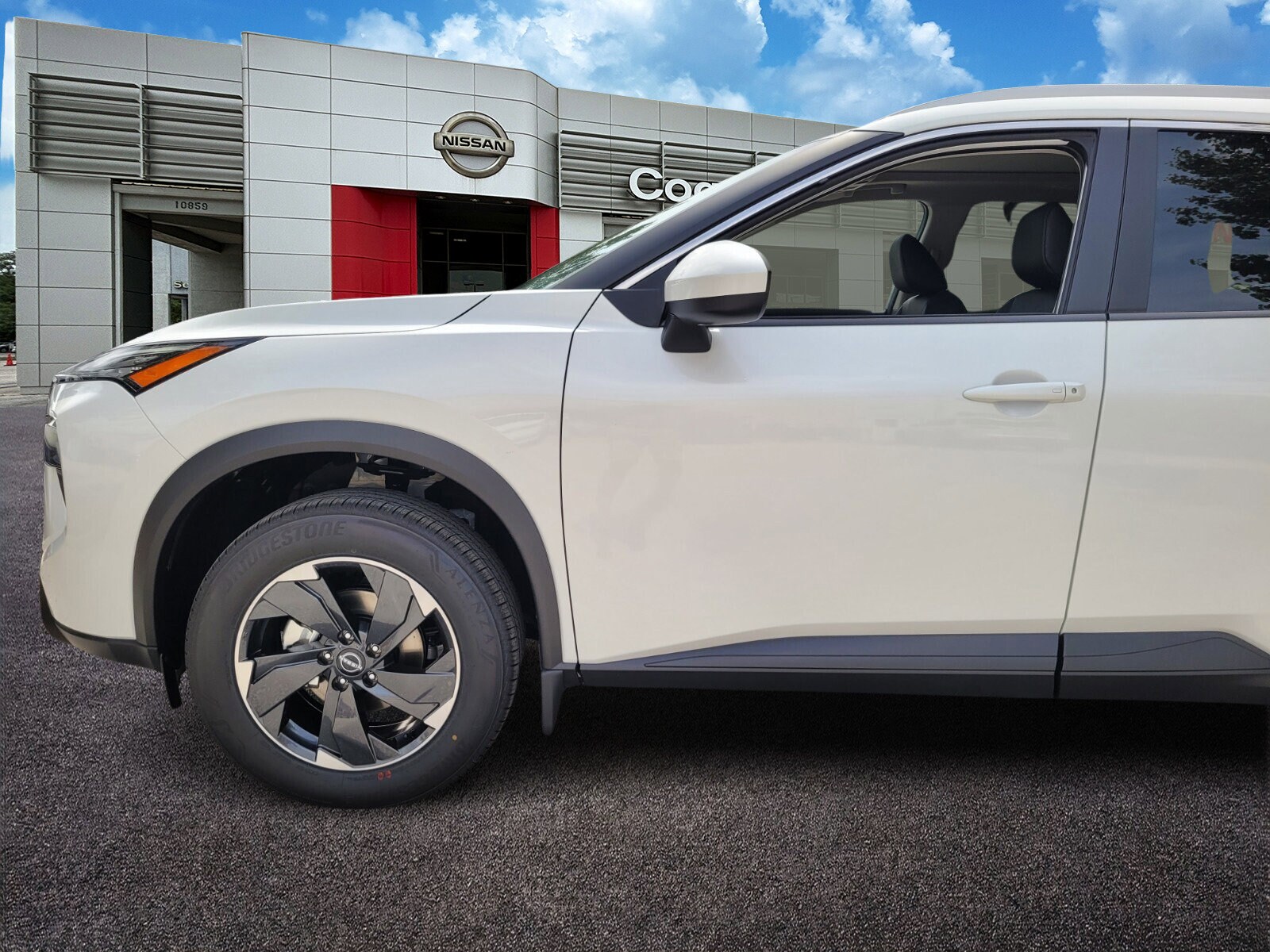 2026 Nissan Rogue SV photo 2