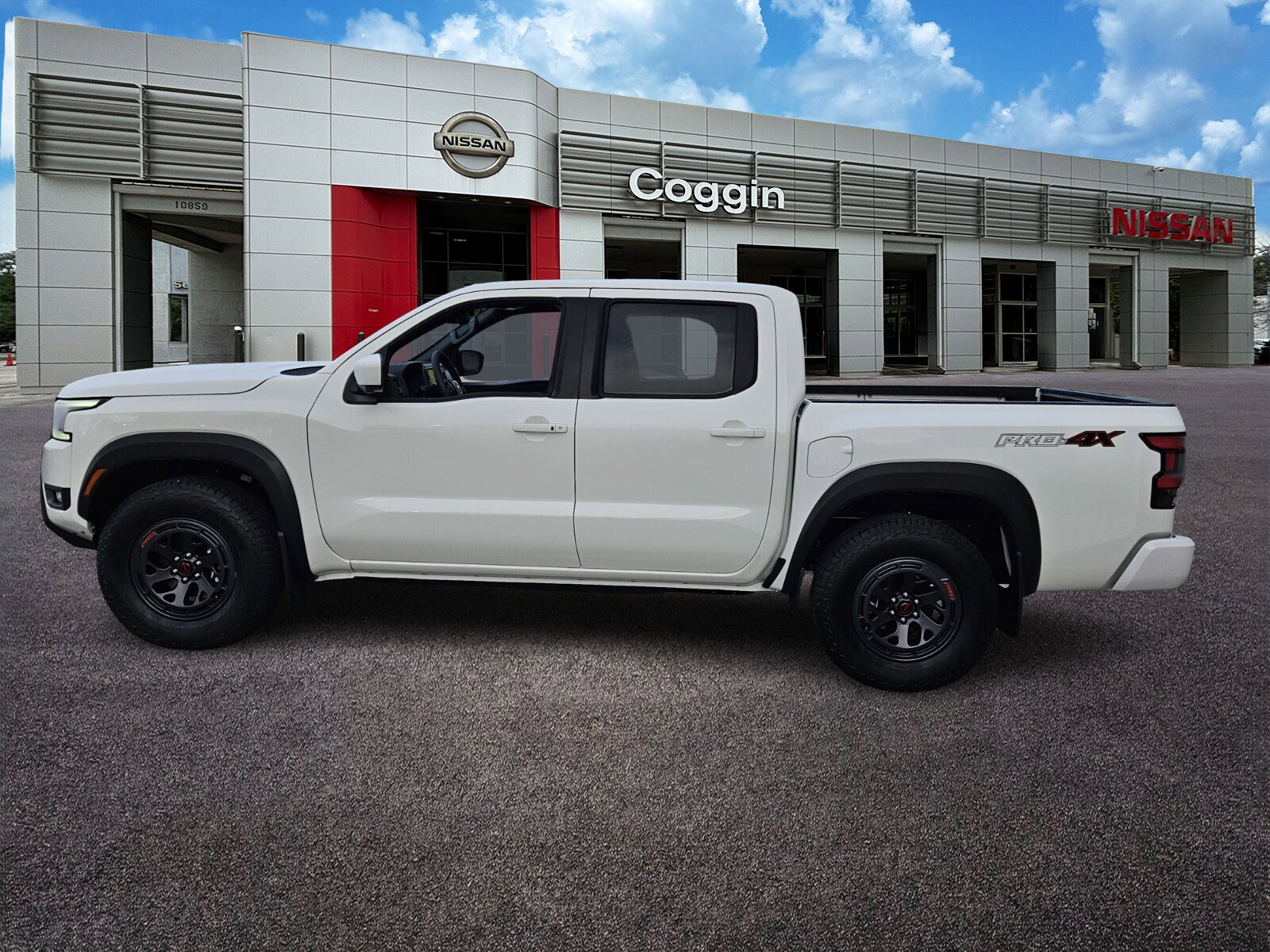 2026 Nissan Frontier PRO-4X photo 3