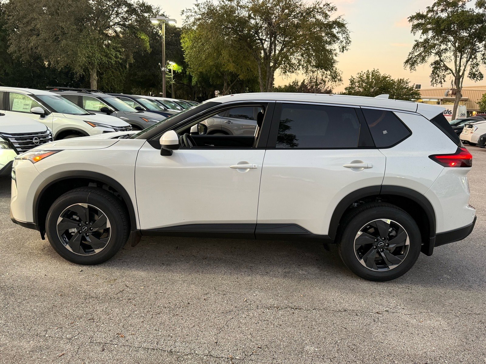 2026 Nissan Rogue SV photo 3