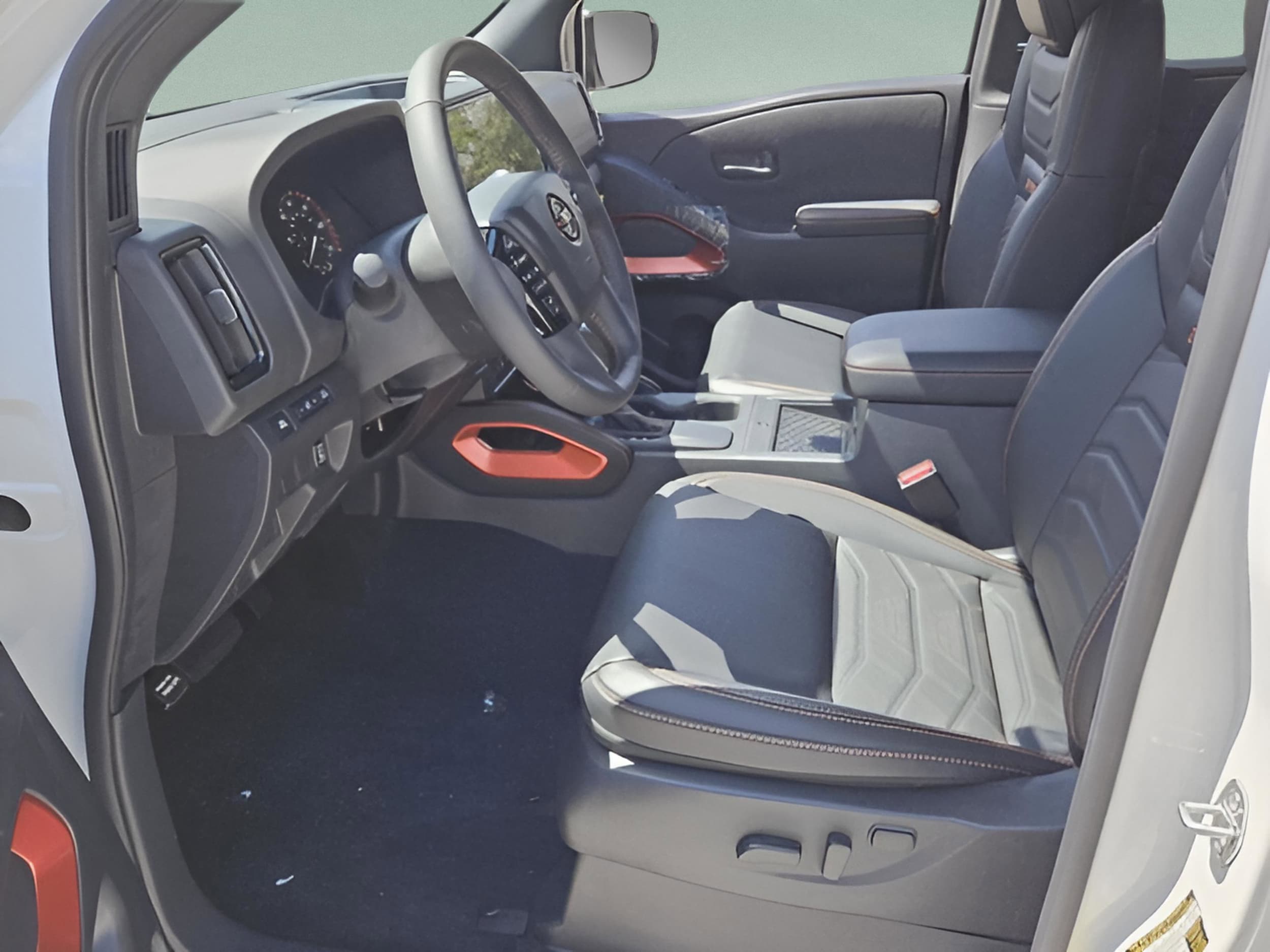 2026 Nissan Frontier PRO-X - Photo 14