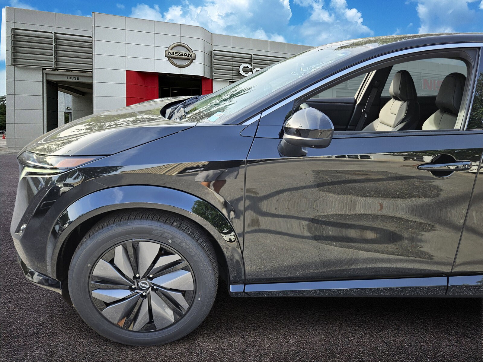 2025 Nissan ARIYA Evolve+ photo 2