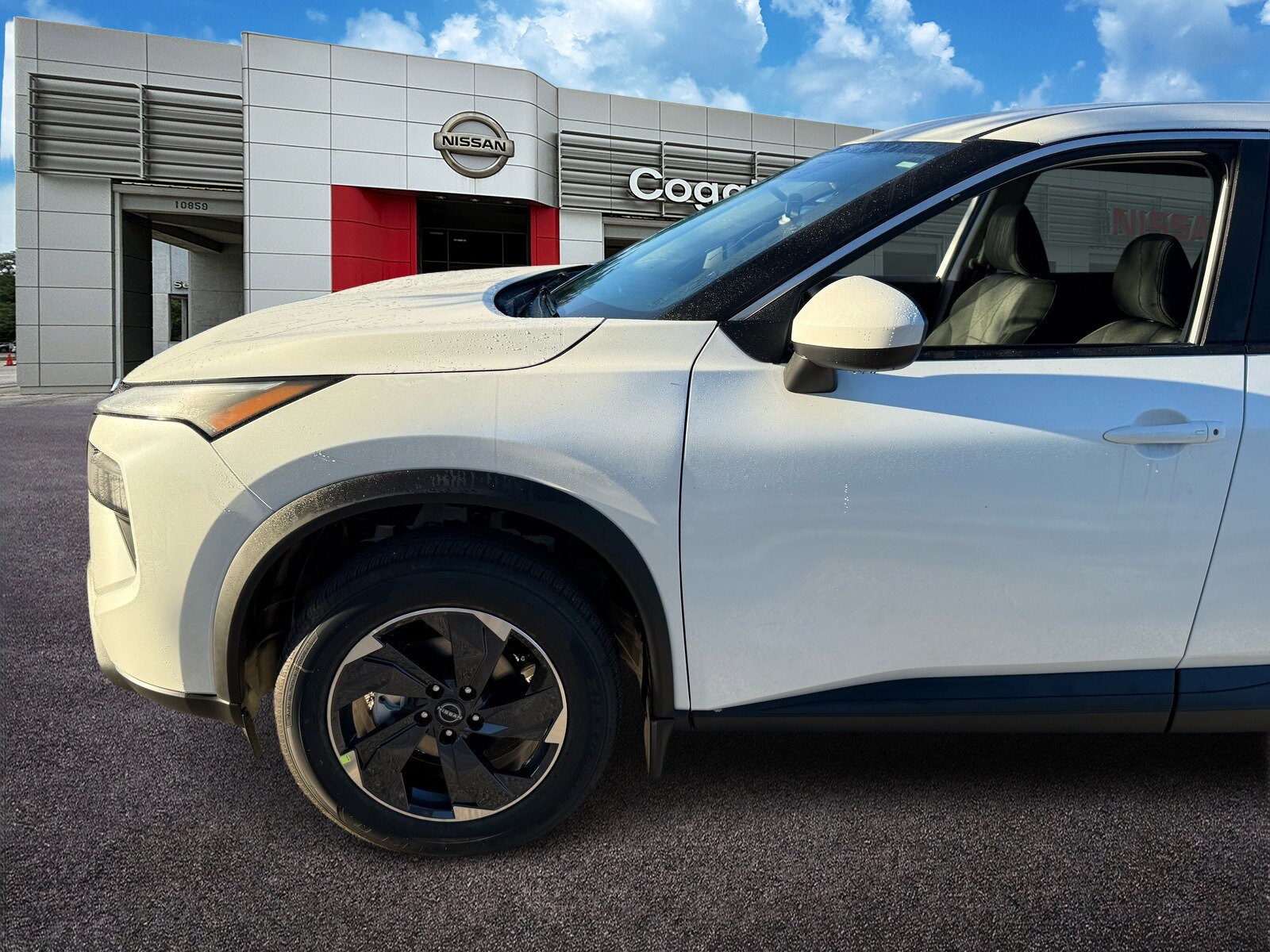 2026 Nissan Rogue SV photo 2