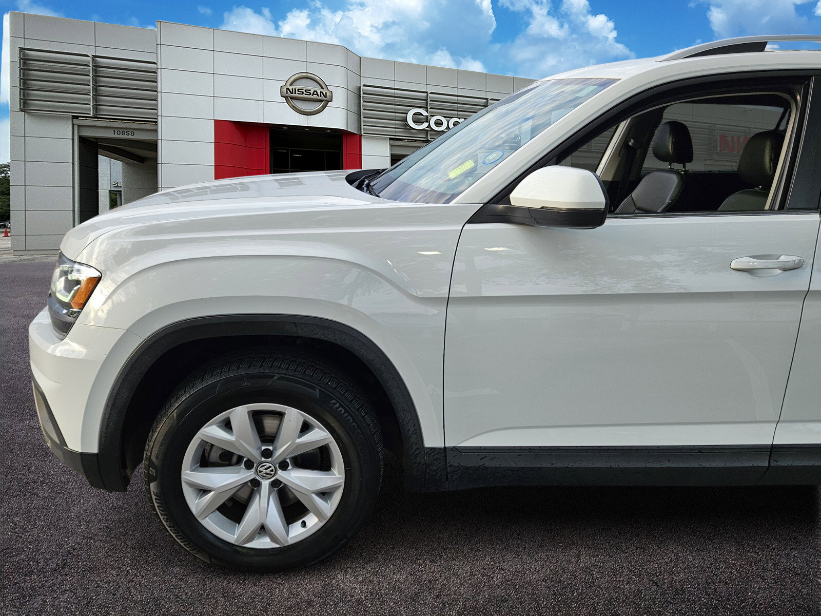 Used 2019 Volkswagen Atlas SE w/Tech with VIN 1V2UR2CA3KC579234 for sale in Jacksonville, FL