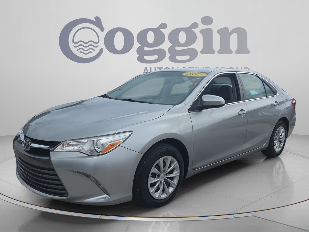 Used 2017 Toyota Camry LE Sedan