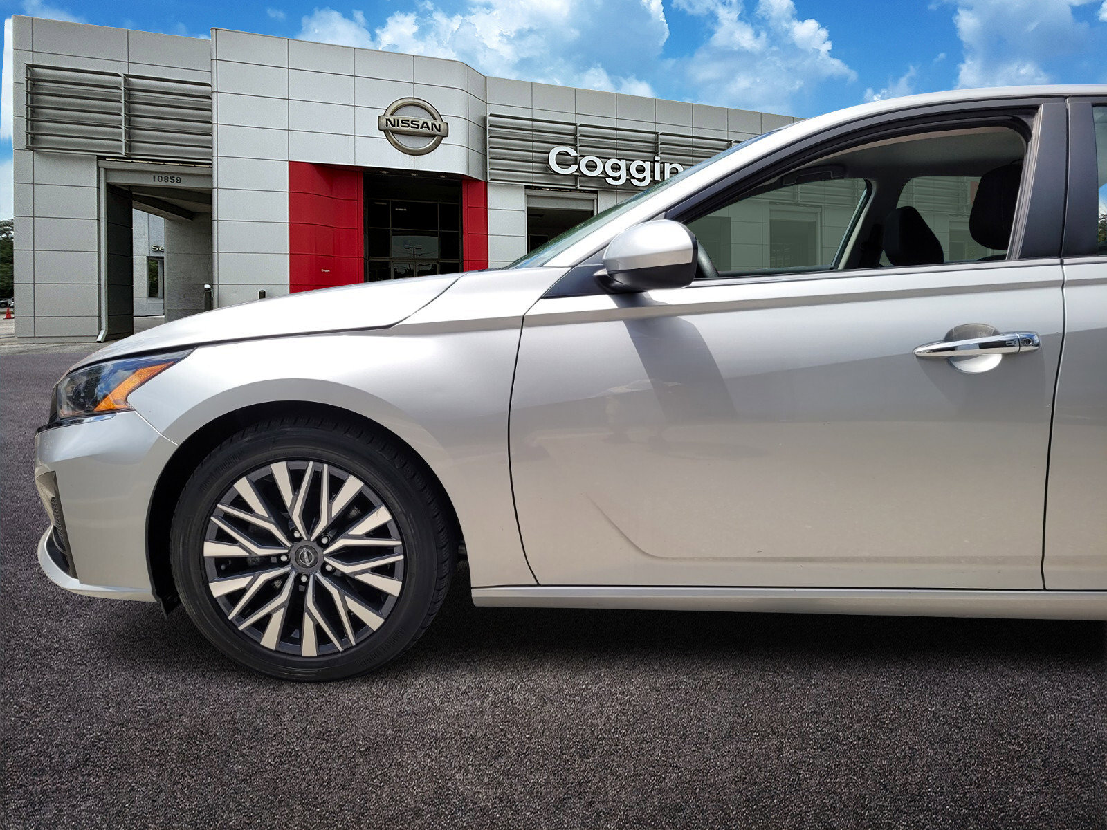 Used 2023 Nissan Altima SV with VIN 1N4BL4DV0PN306566 for sale in Jacksonville, FL