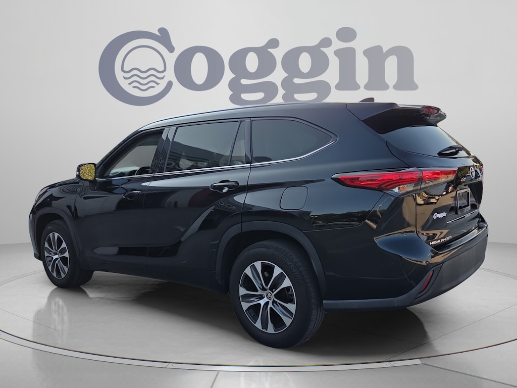 Used 2021 Toyota Highlander XLE SUV