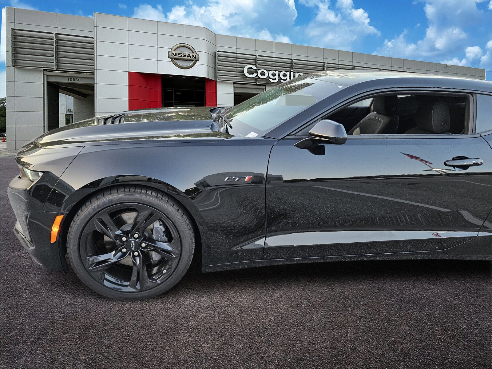 2022 Chevrolet Camaro LT1 photo 2