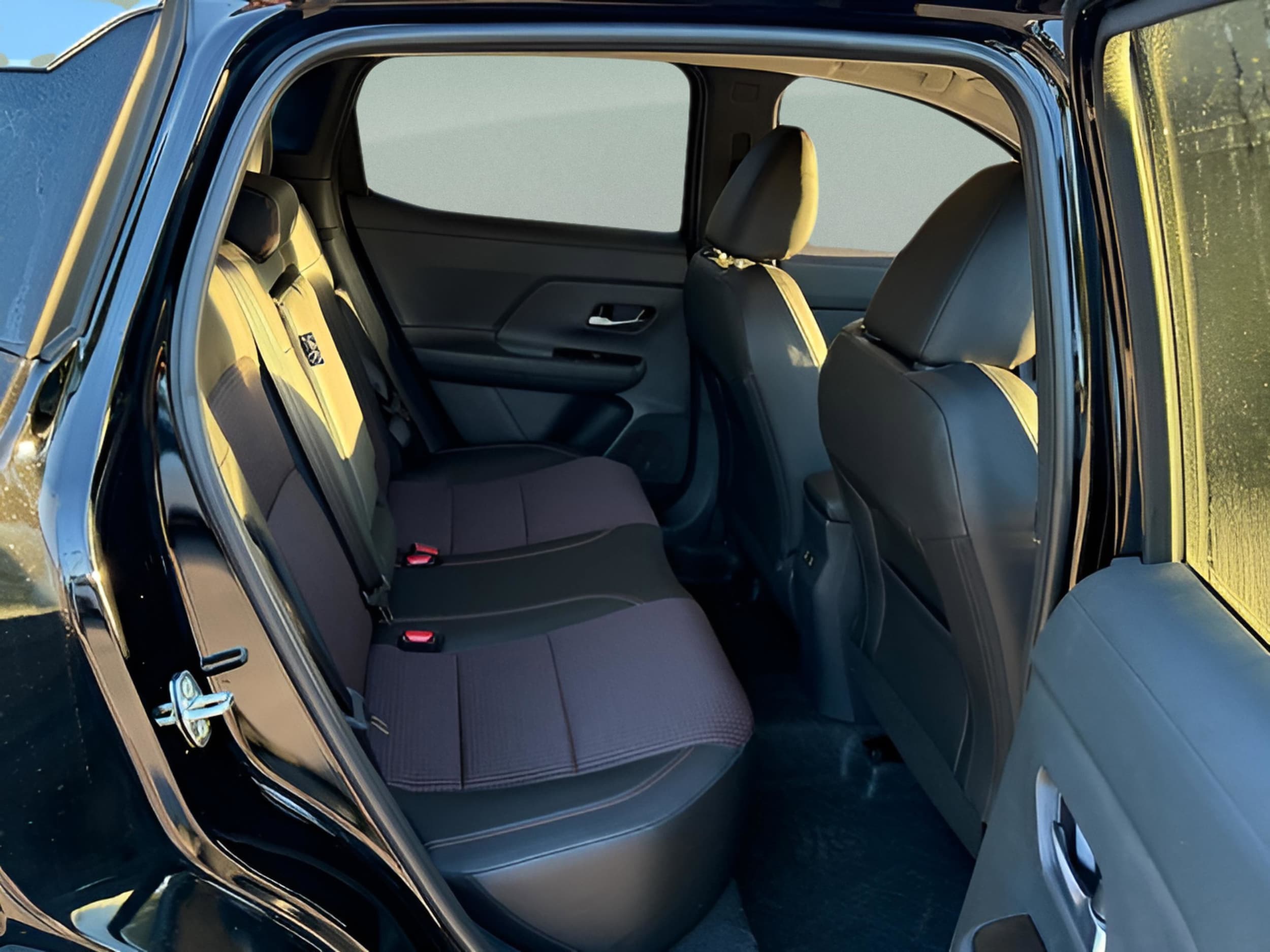 2026 Nissan KICKS SR - Photo 10