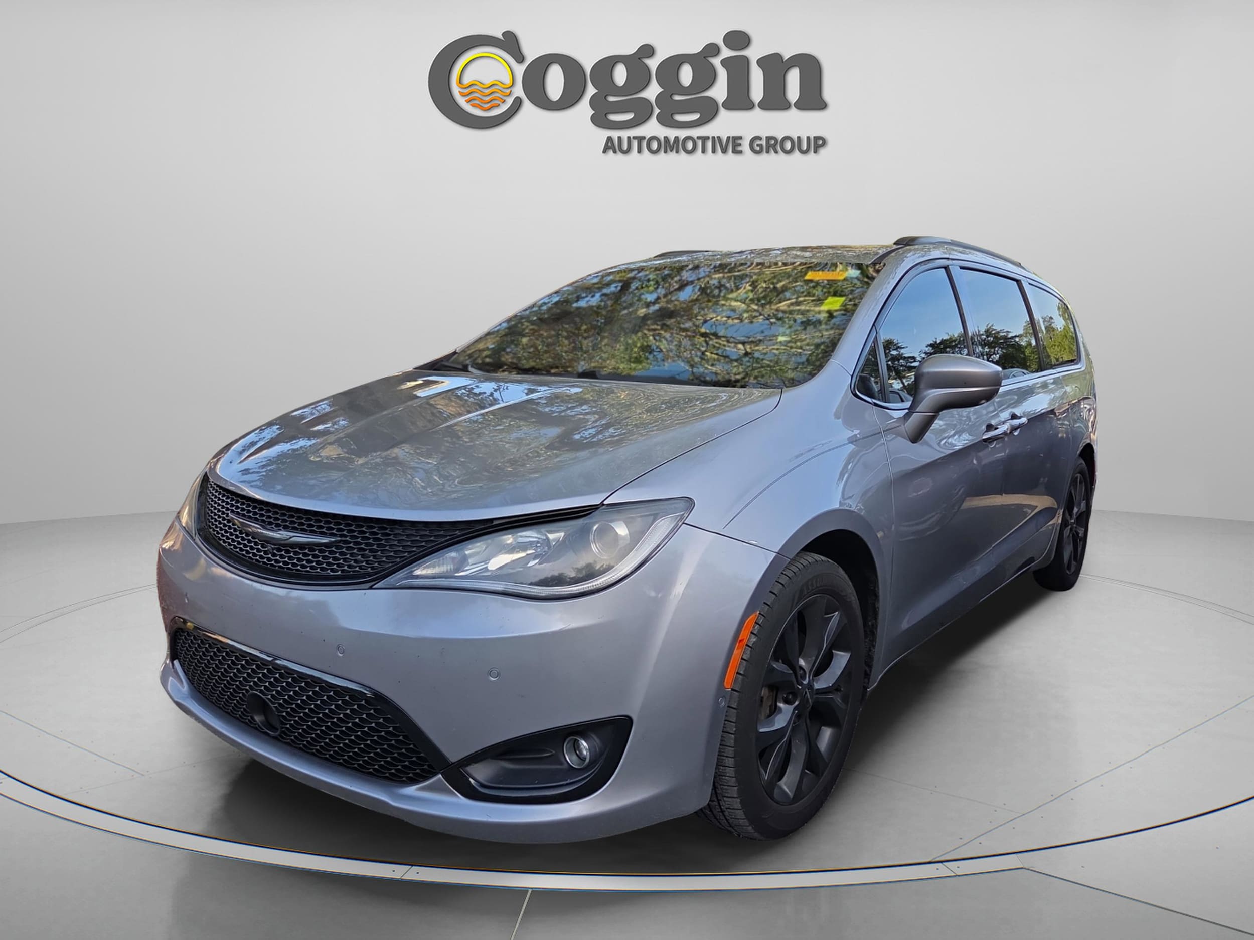 2020 Chrysler Pacifica Touring L's photo