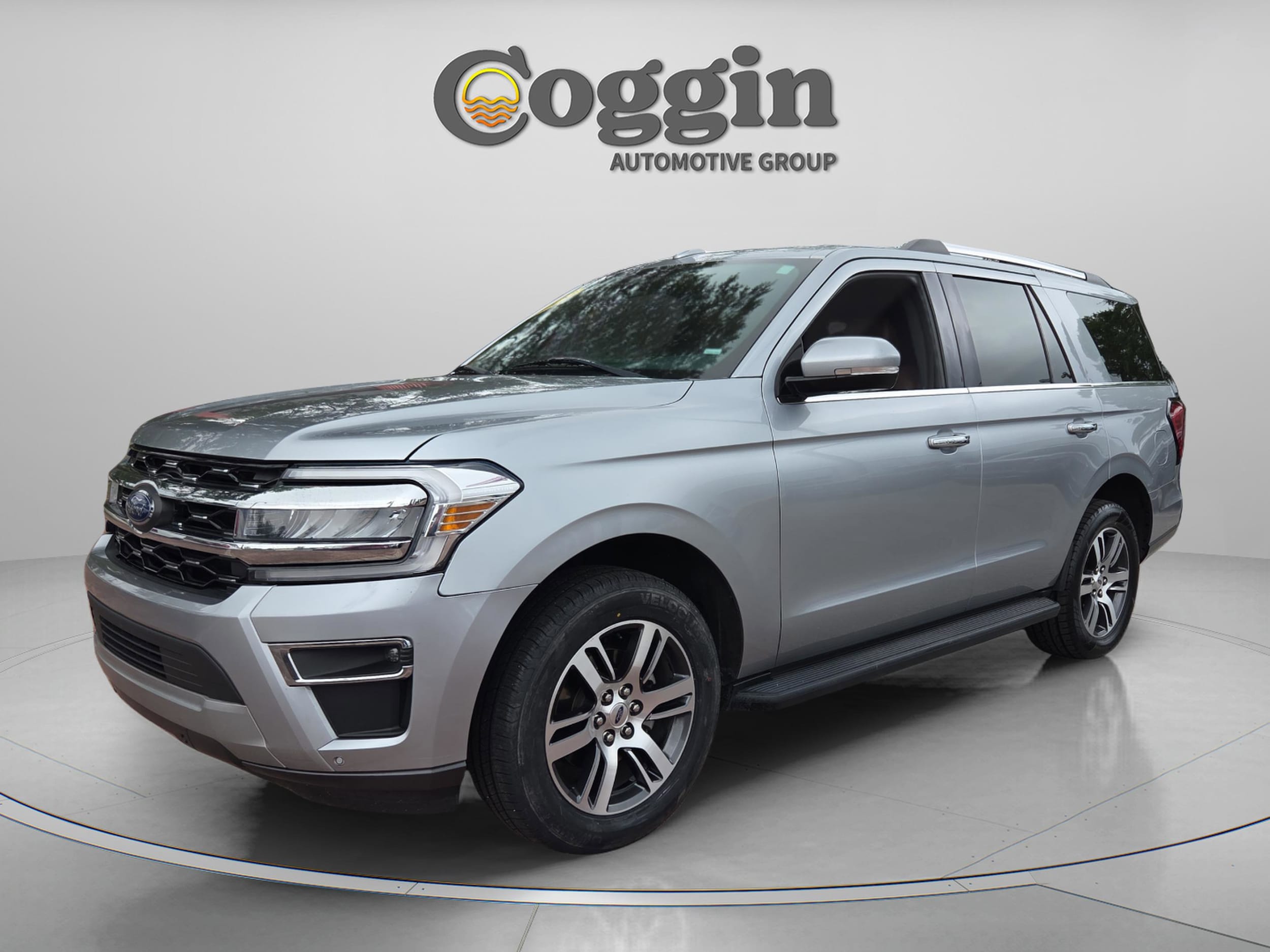 2024 Ford Expedition Limited's photo