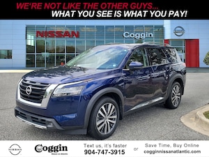 2022 Nissan Pathfinder Platinum SUV