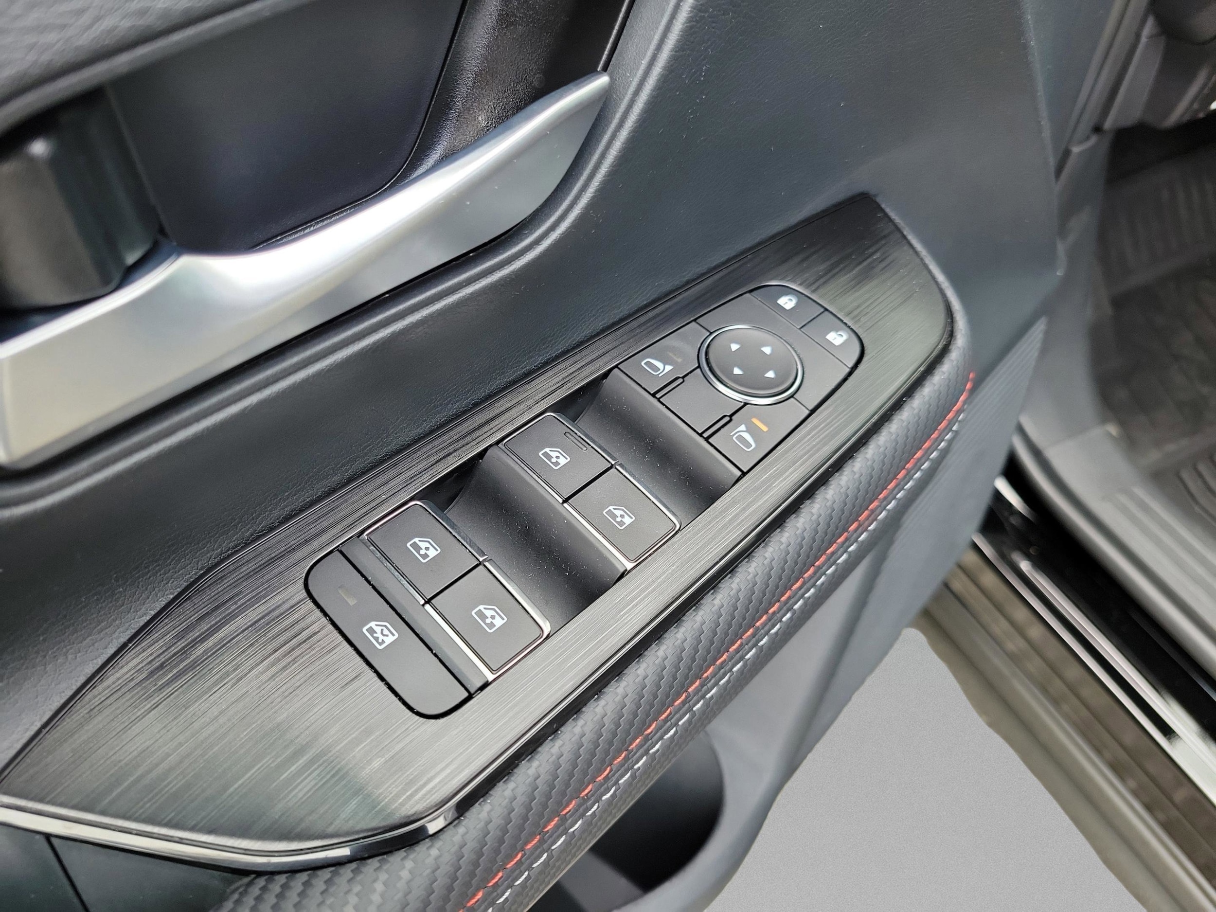 2026 Nissan KICKS SR - Photo 26