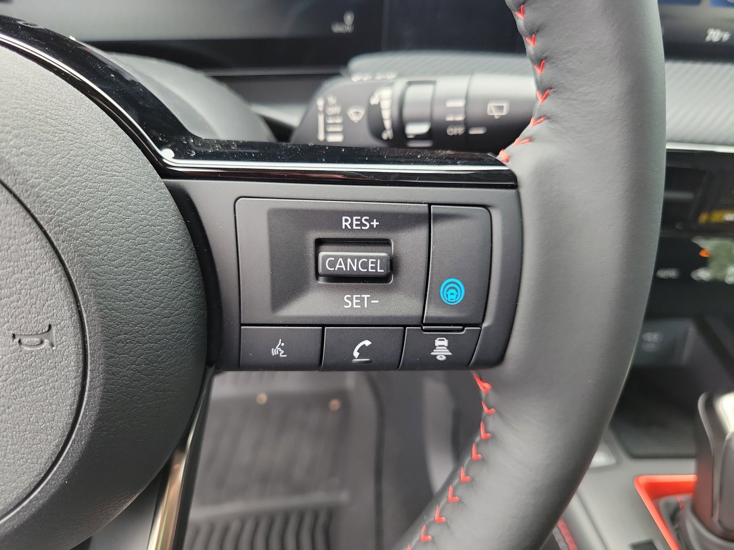 2026 Nissan KICKS SR - Photo 20
