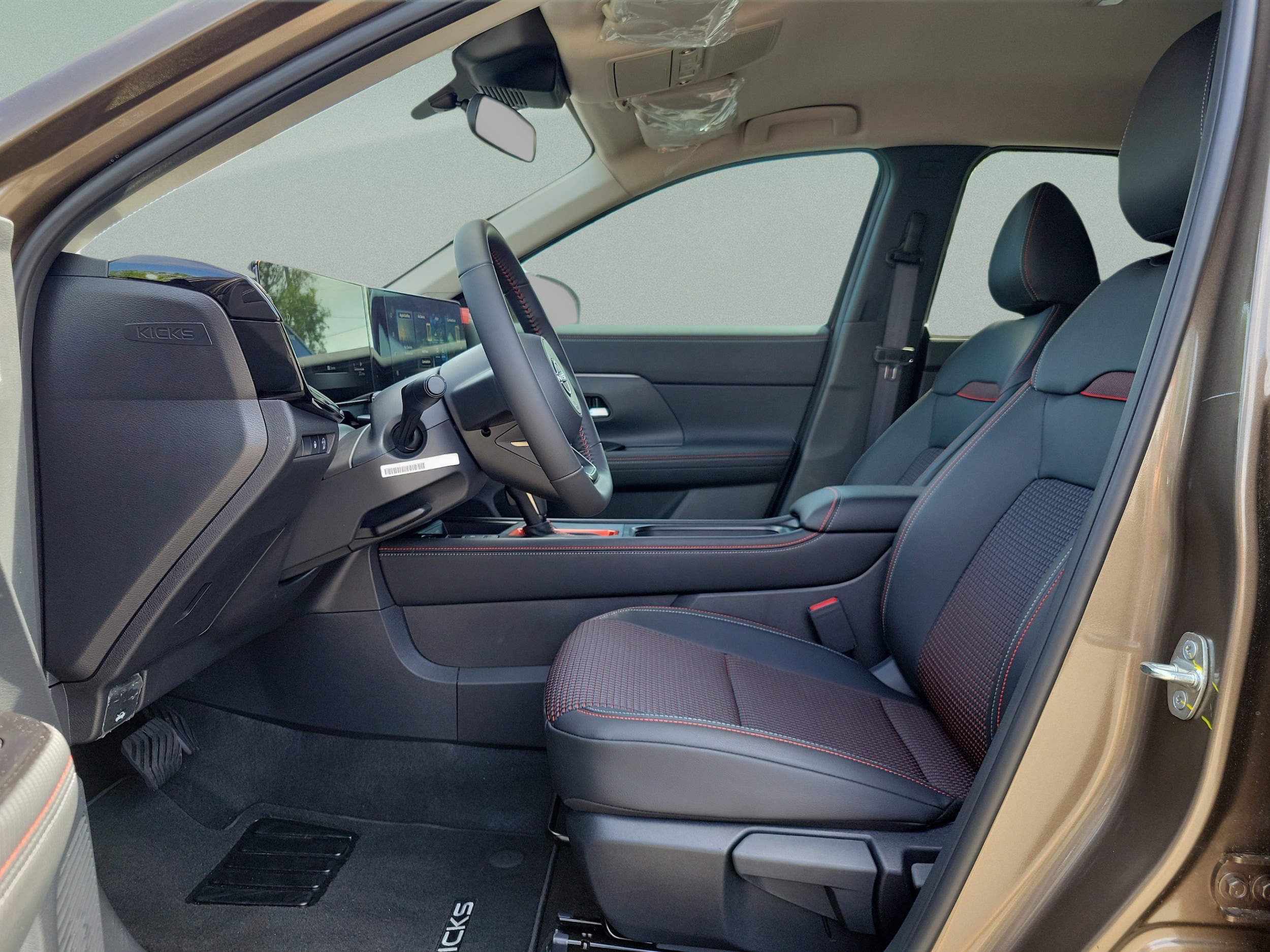 2026 Nissan KICKS SR - Photo 17