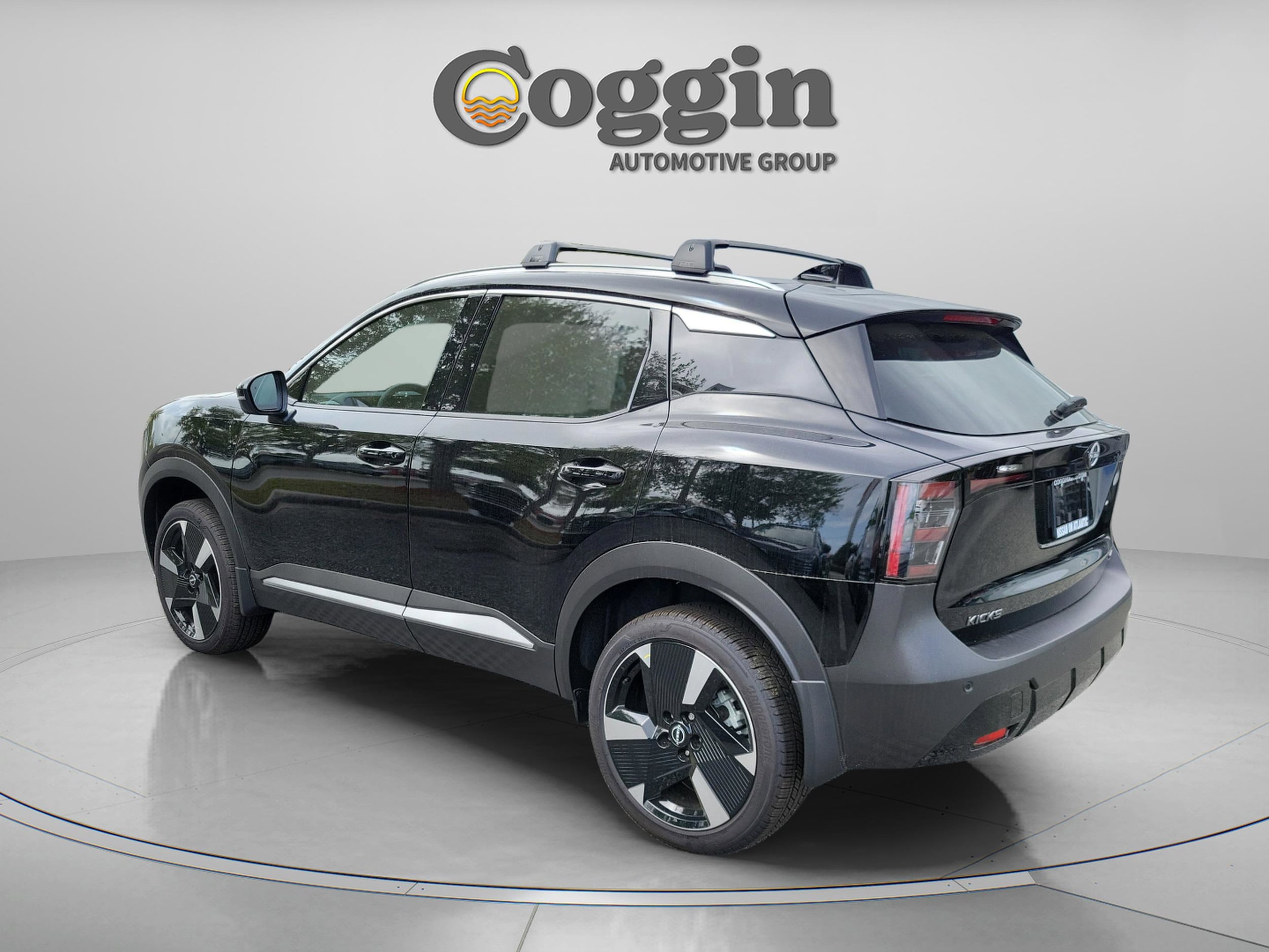 2026 Nissan KICKS SR - Photo 2