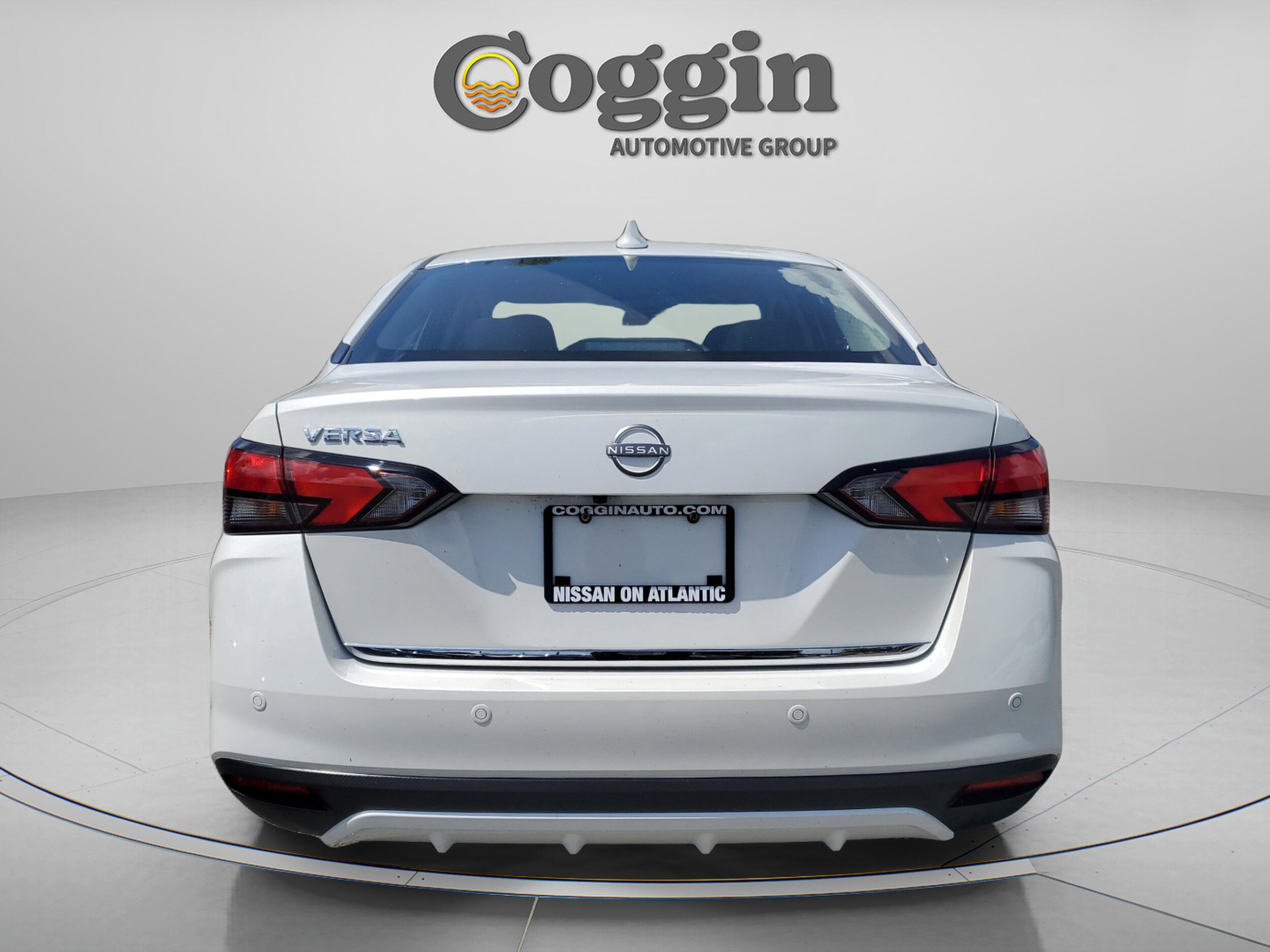 2025 Nissan Versa Sedan SV - Photo 6