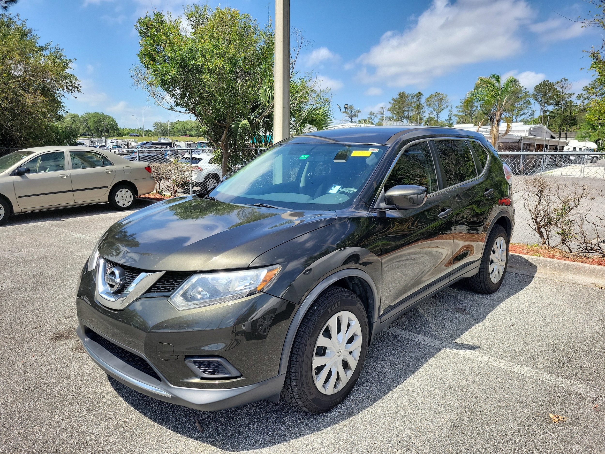 2016 Nissan Rogue S FWD's photo
