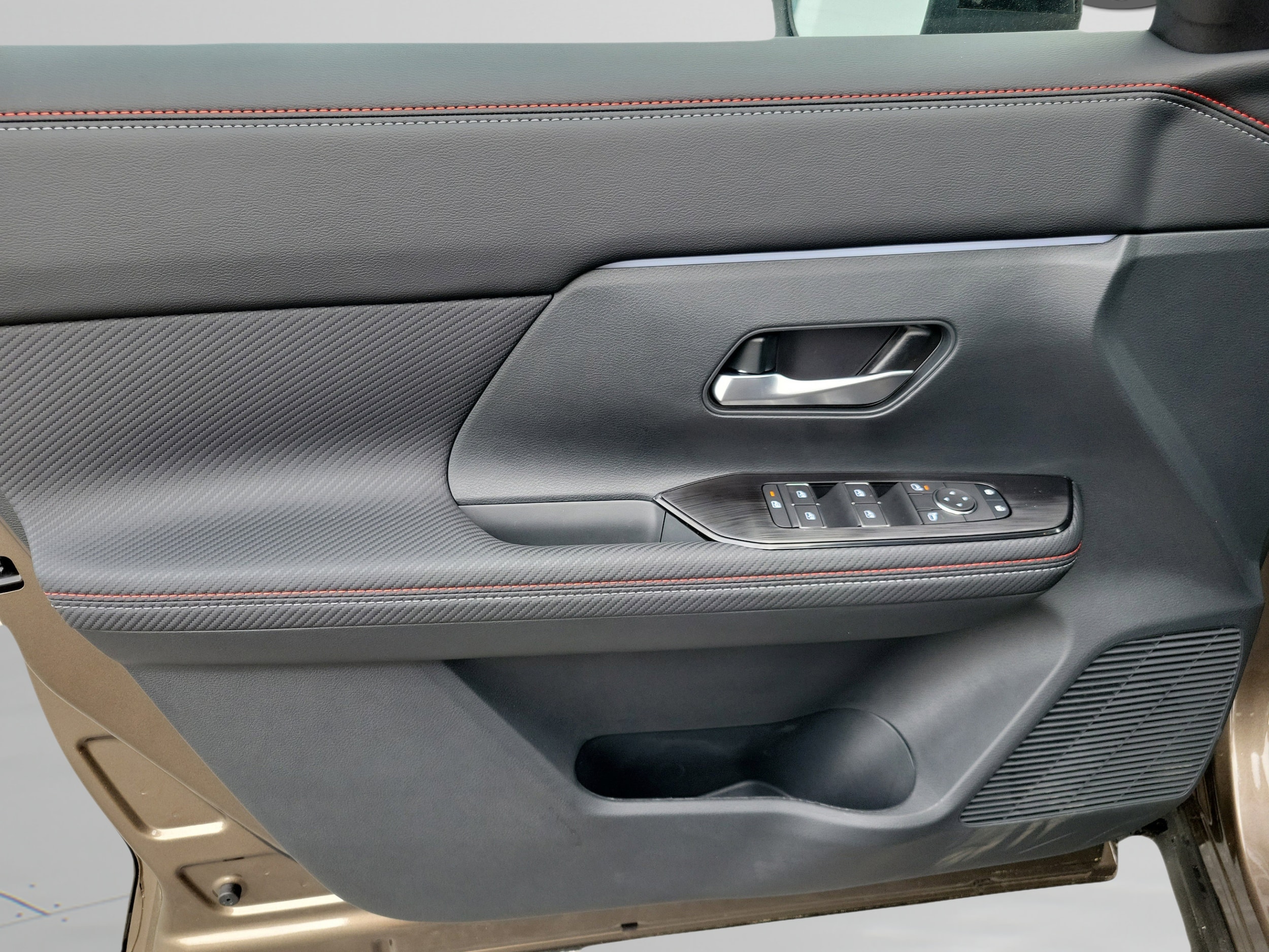 2026 Nissan KICKS SR - Photo 27