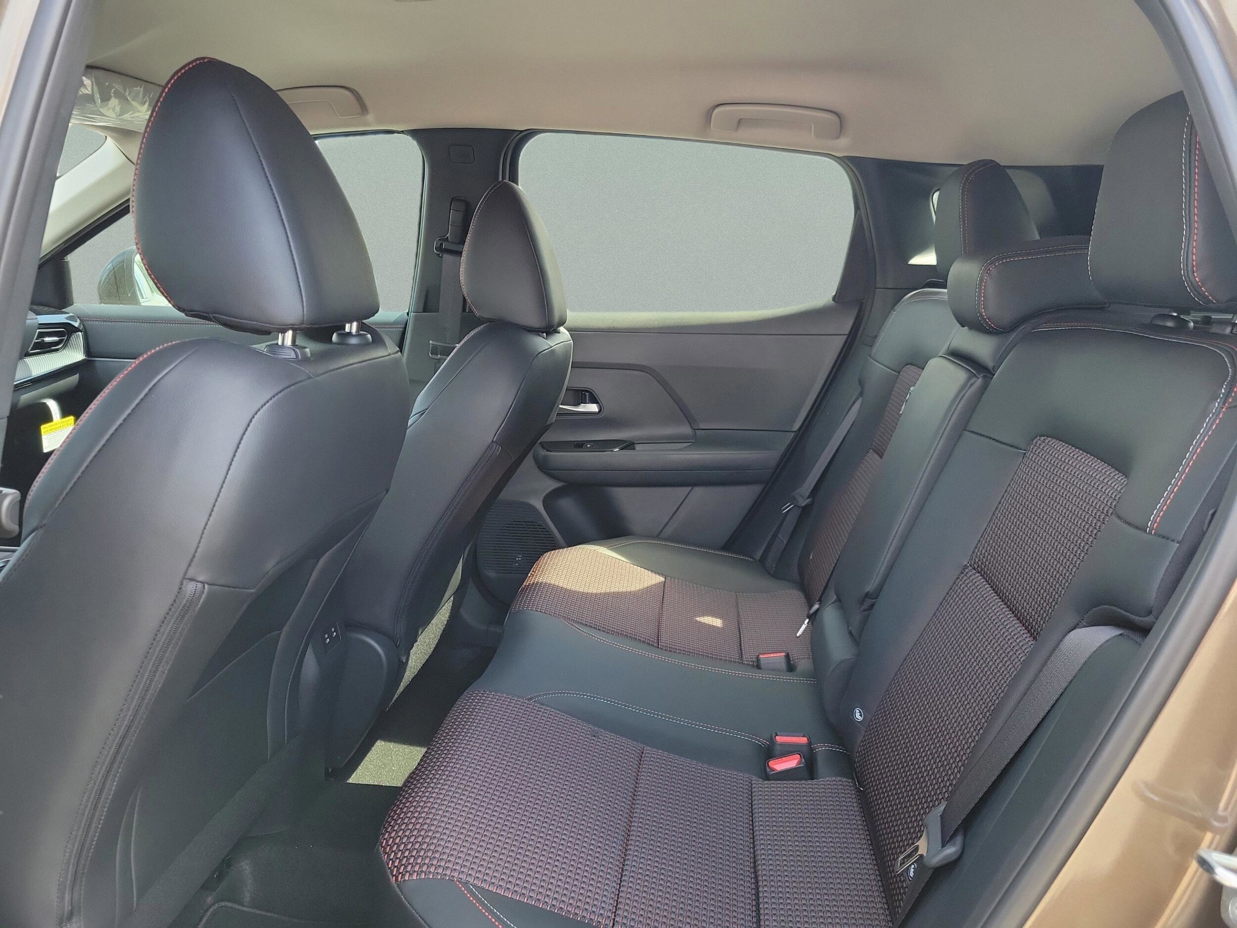 2026 Nissan KICKS SR - Photo 25