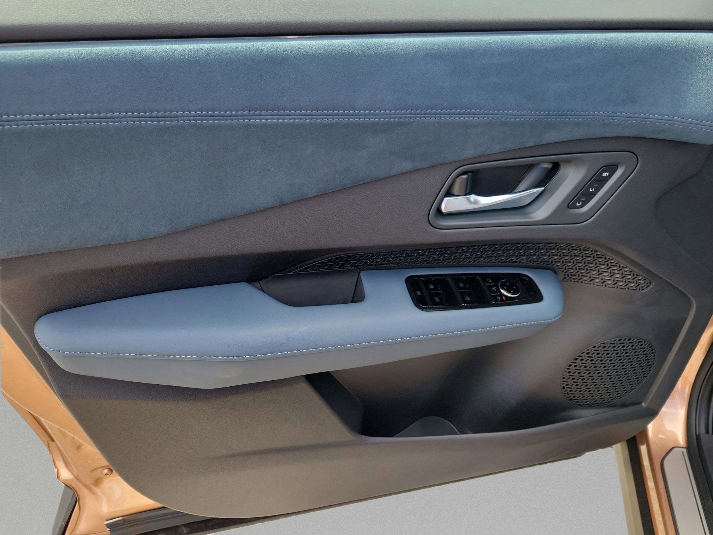 2025 Nissan ARIYA Platinum+ - Photo 16