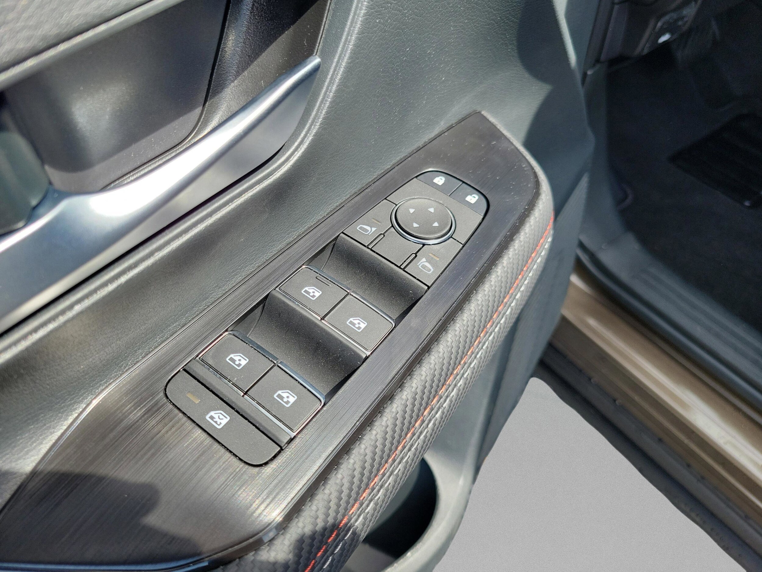 2026 Nissan KICKS SR - Photo 18