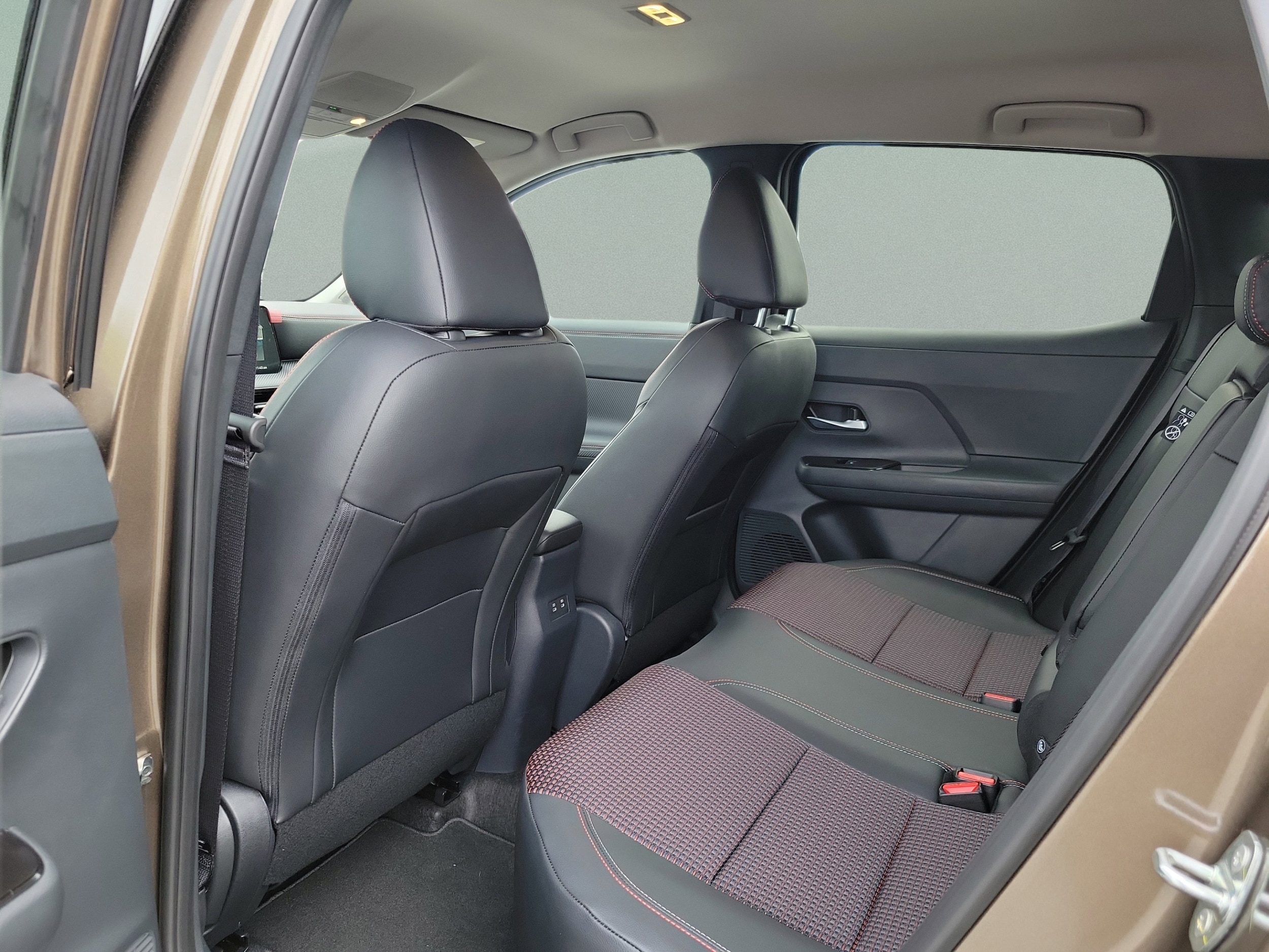 2026 Nissan KICKS SR - Photo 32