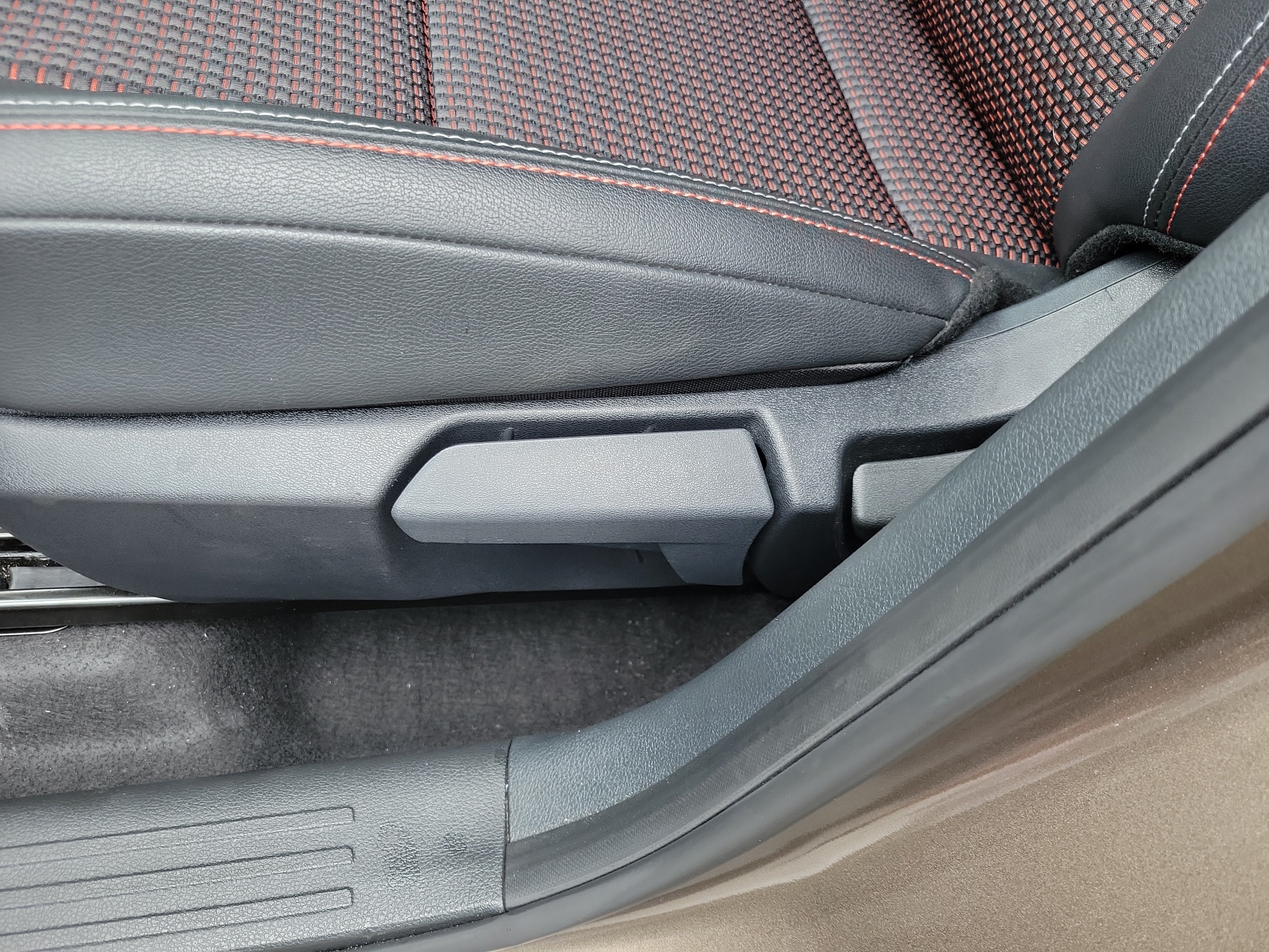 2026 Nissan KICKS SR - Photo 20