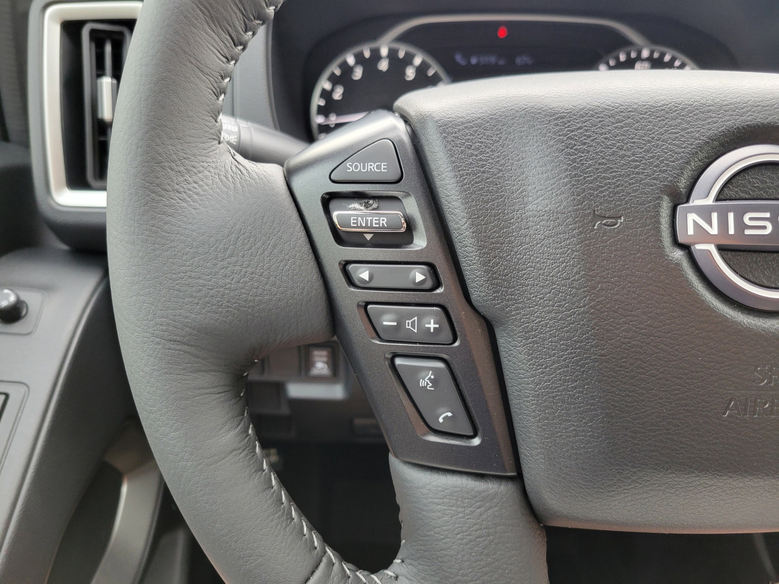 2026 Nissan Frontier SV - Photo 17