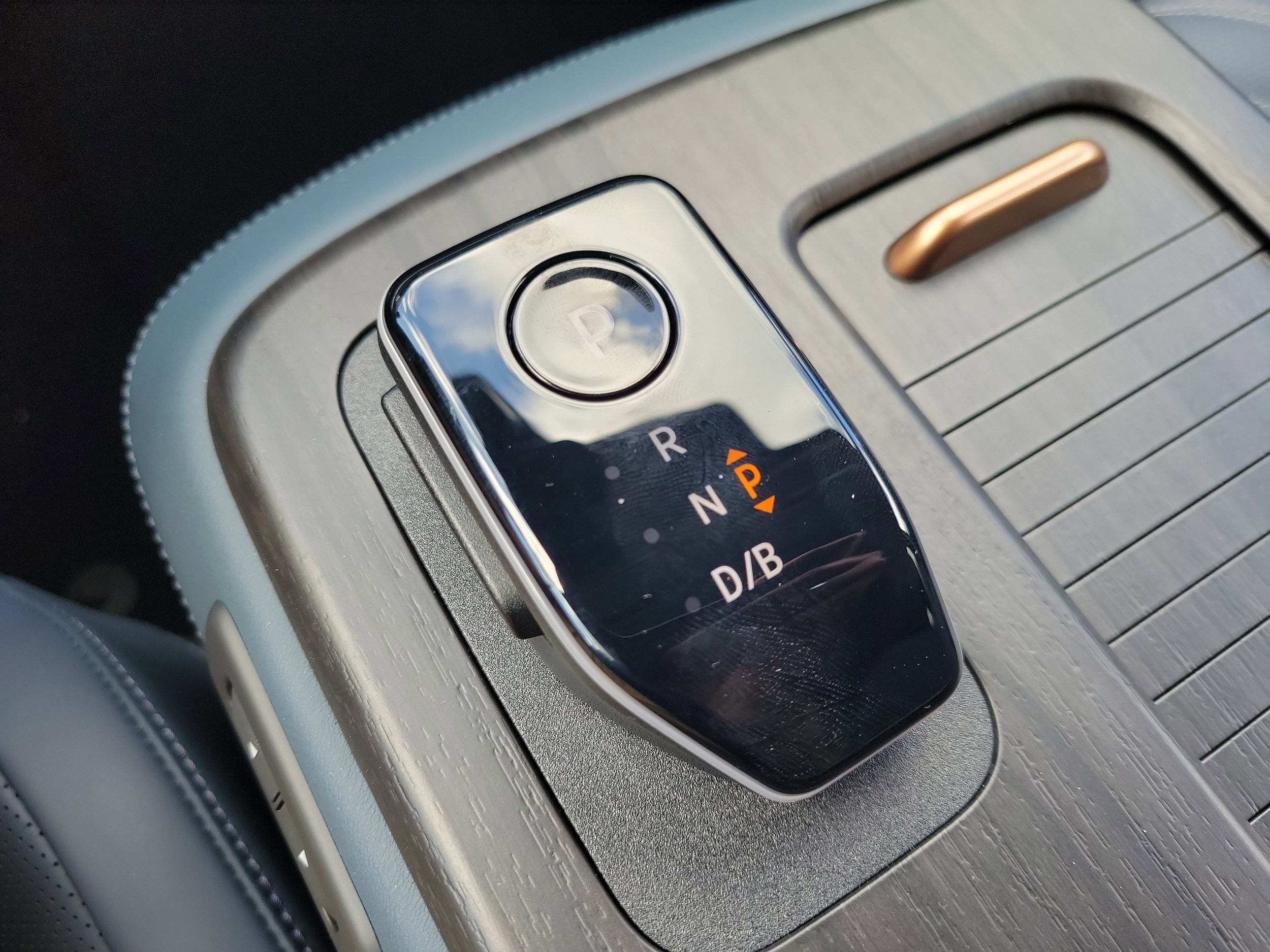 2025 Nissan ARIYA Platinum+ - Photo 35