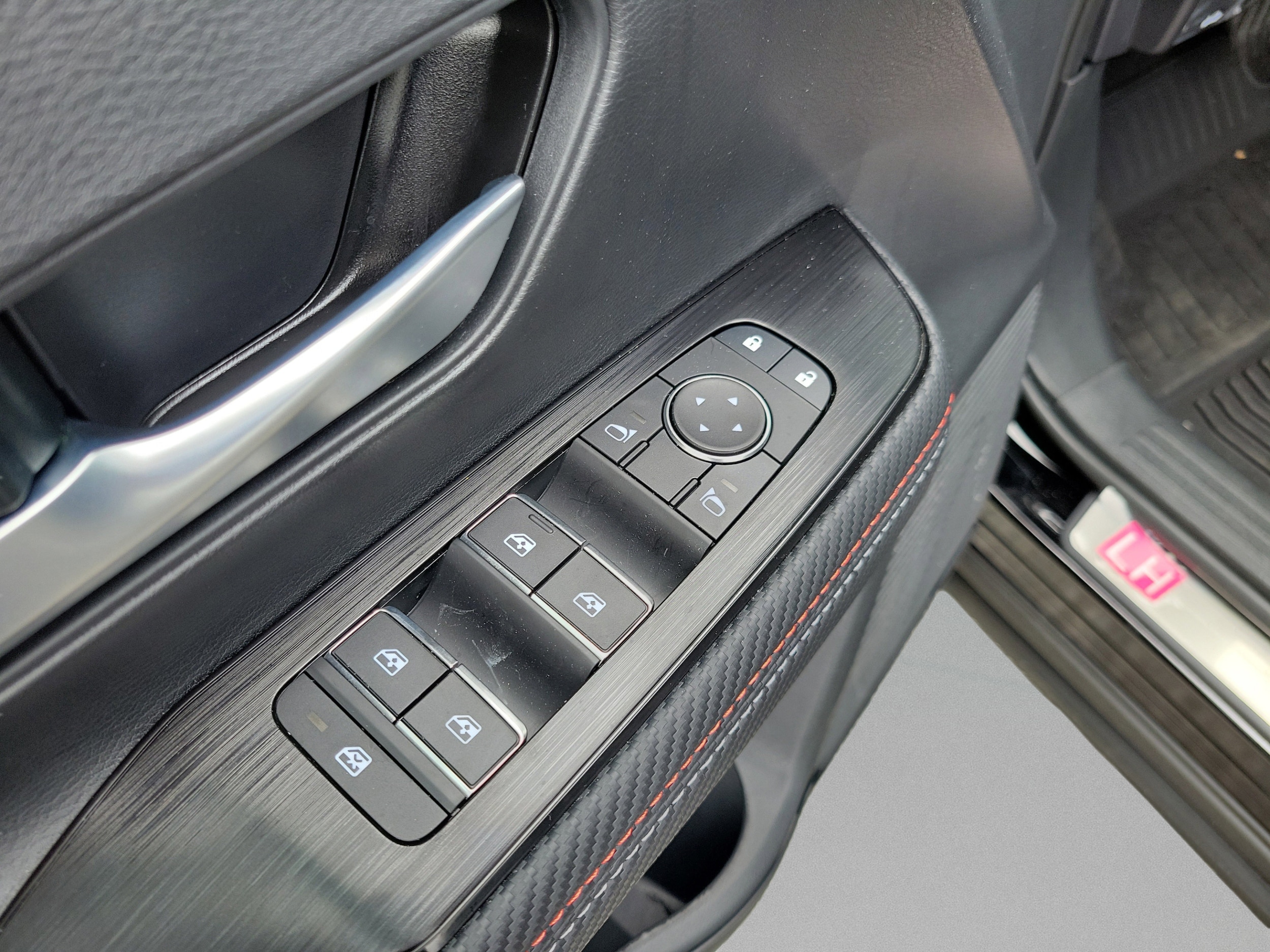 2026 Nissan KICKS SR - Photo 26